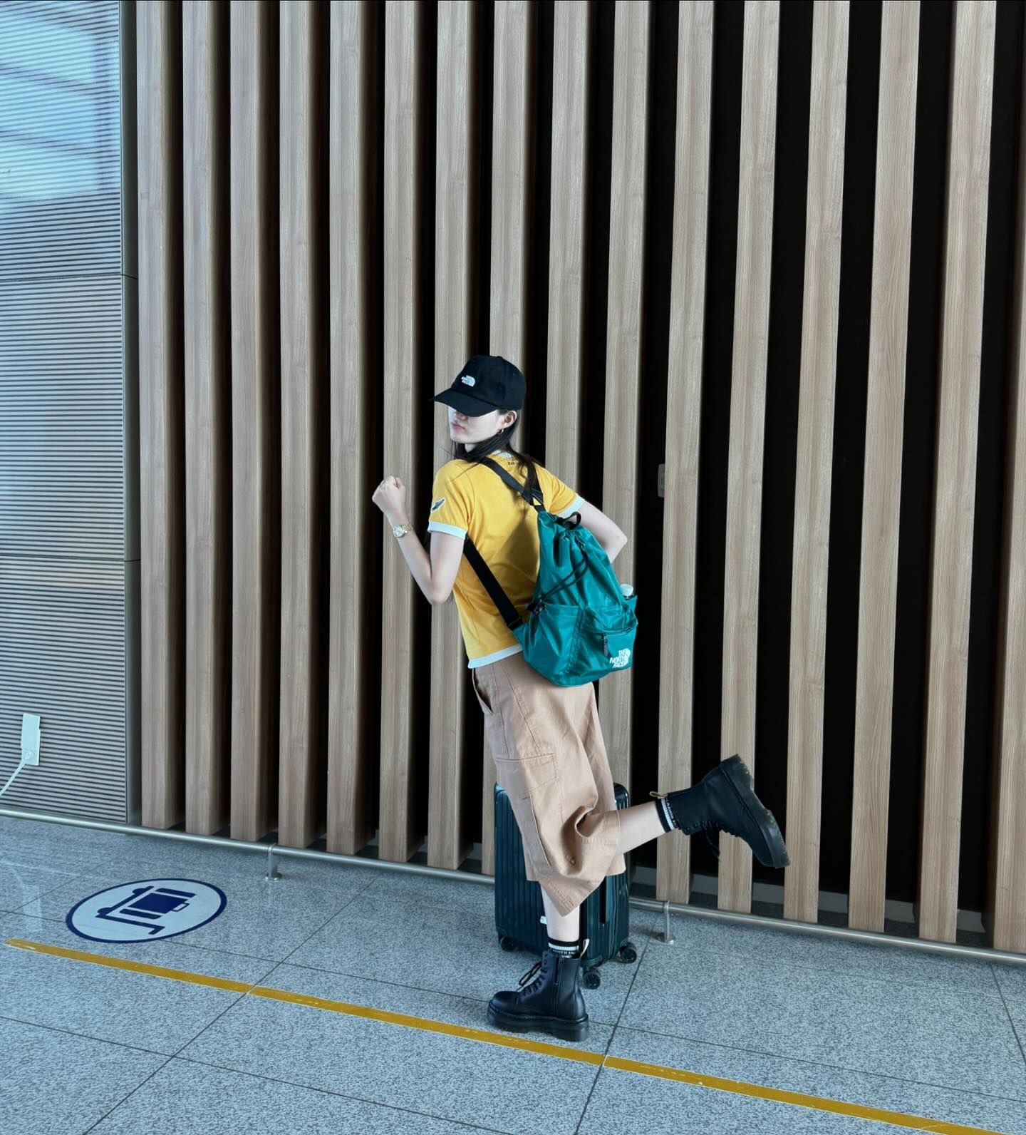 주말엔 편한 백팩 스타일링🎒🤍 이미지