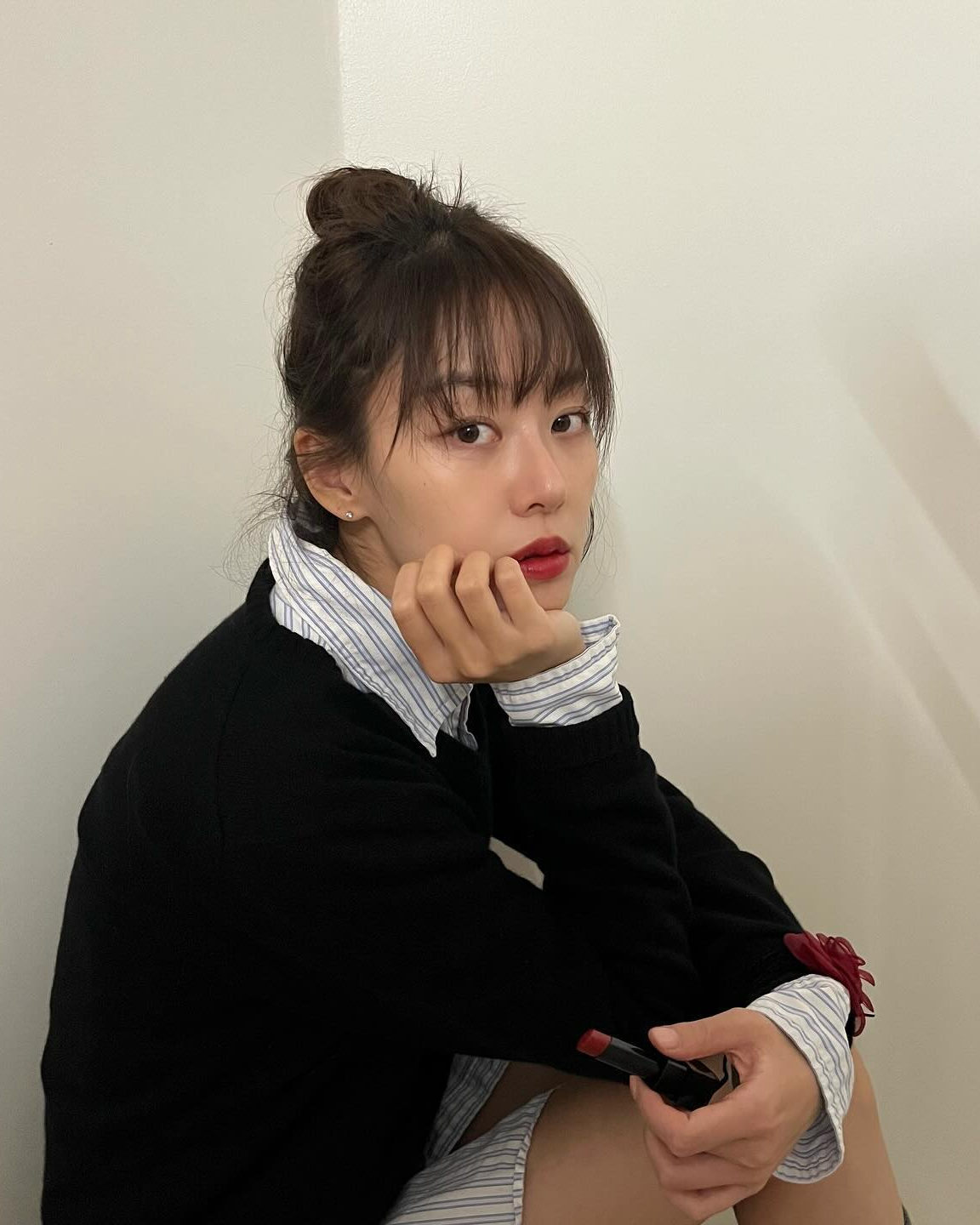 이주명과 김지석은 지금 연애 중👩🏻‍❤️‍👨🏻

배우 김지석과 이주명이 열애 중이라는 소식입니다. 배우라는 공통분모를 가진 두 사람은 연기를 매개로 가까워져 최근 연인으로 발전했다고 하는데요. 올해 김지석은 43세, 이주명은 31세로 띠동갑의 나이에도 서로의 연기 활동을 적극 응원하는 등 주변 시선을 크게 의식하지 않고 만남을 이어오고 있다고 알려졌습니다. 이미지