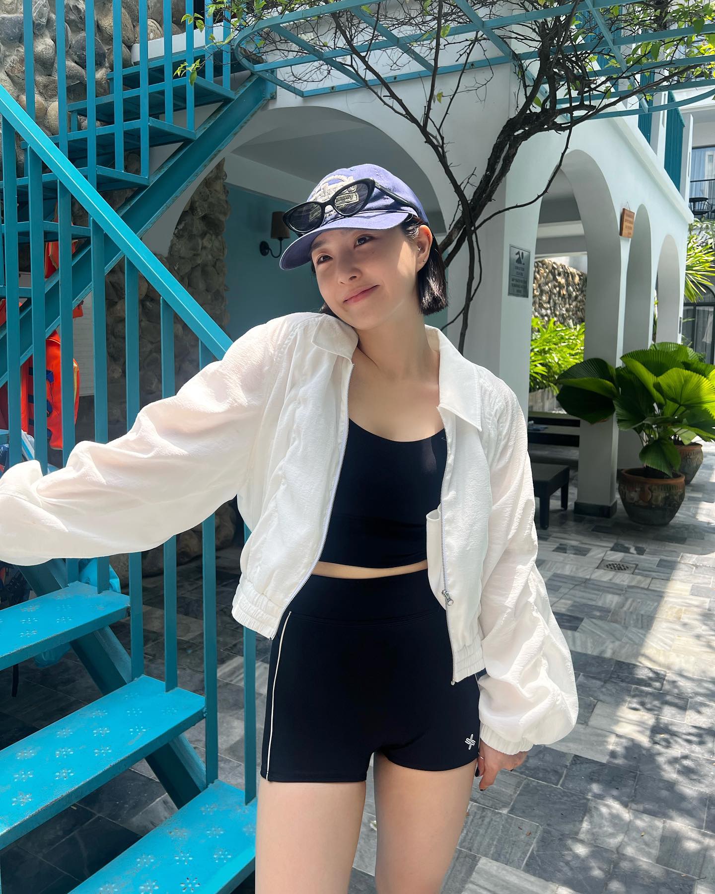 셀럽 여름 데일리🖤바이커 쇼츠 이미지