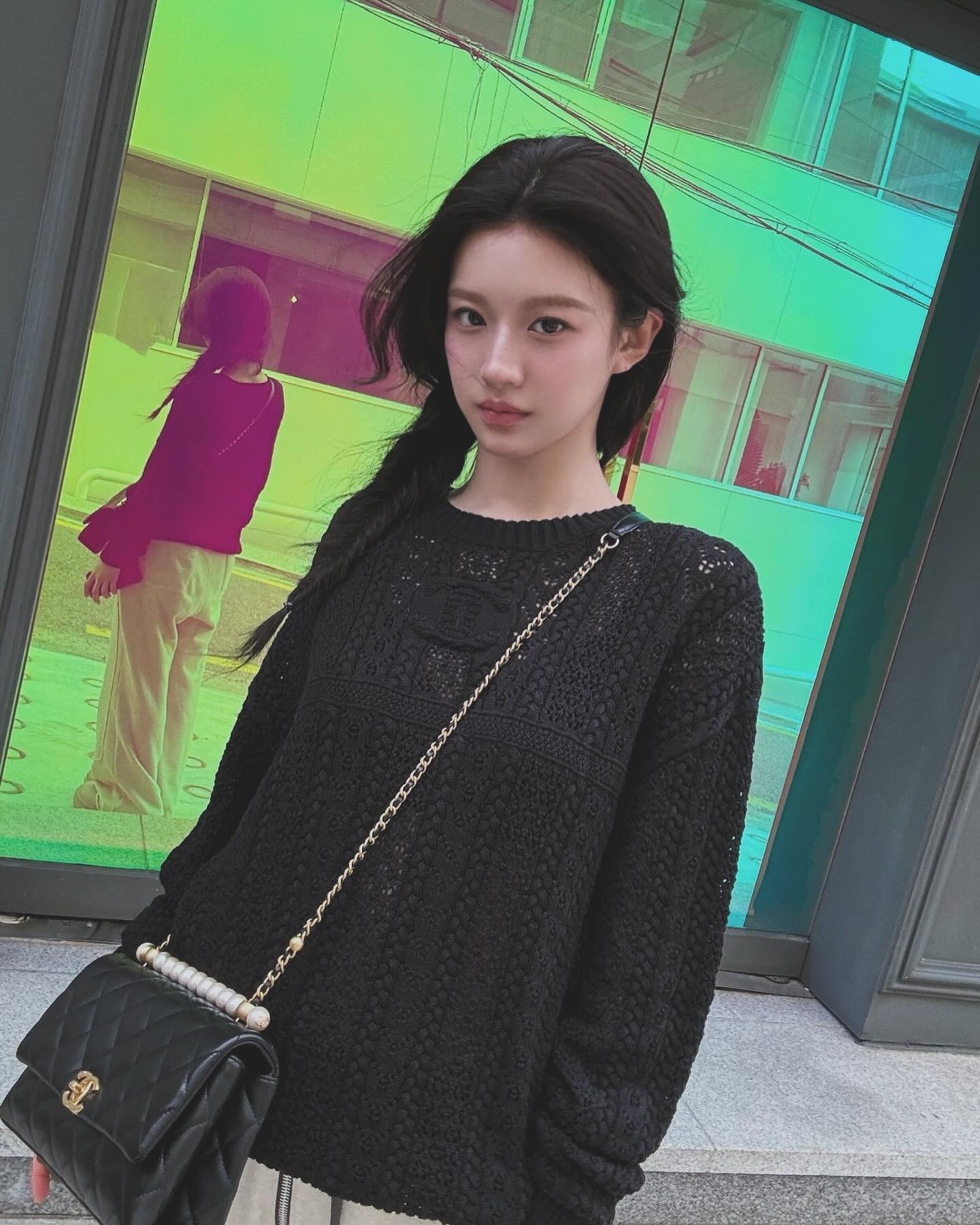 한쪽 땋은머리로 청순 분위기✨🫶 이미지1