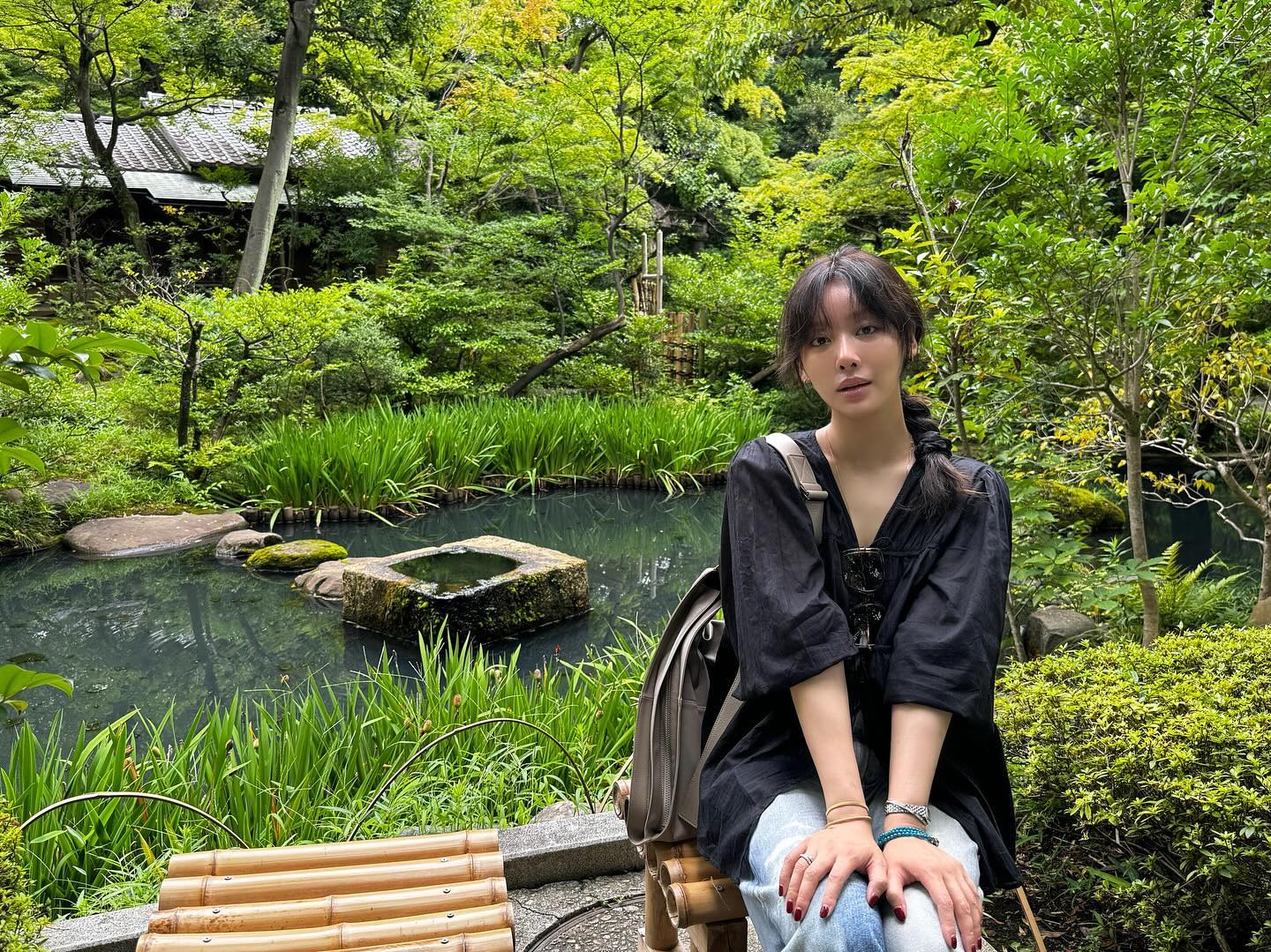 한쪽 땋은머리로 청순 분위기✨🫶 이미지7