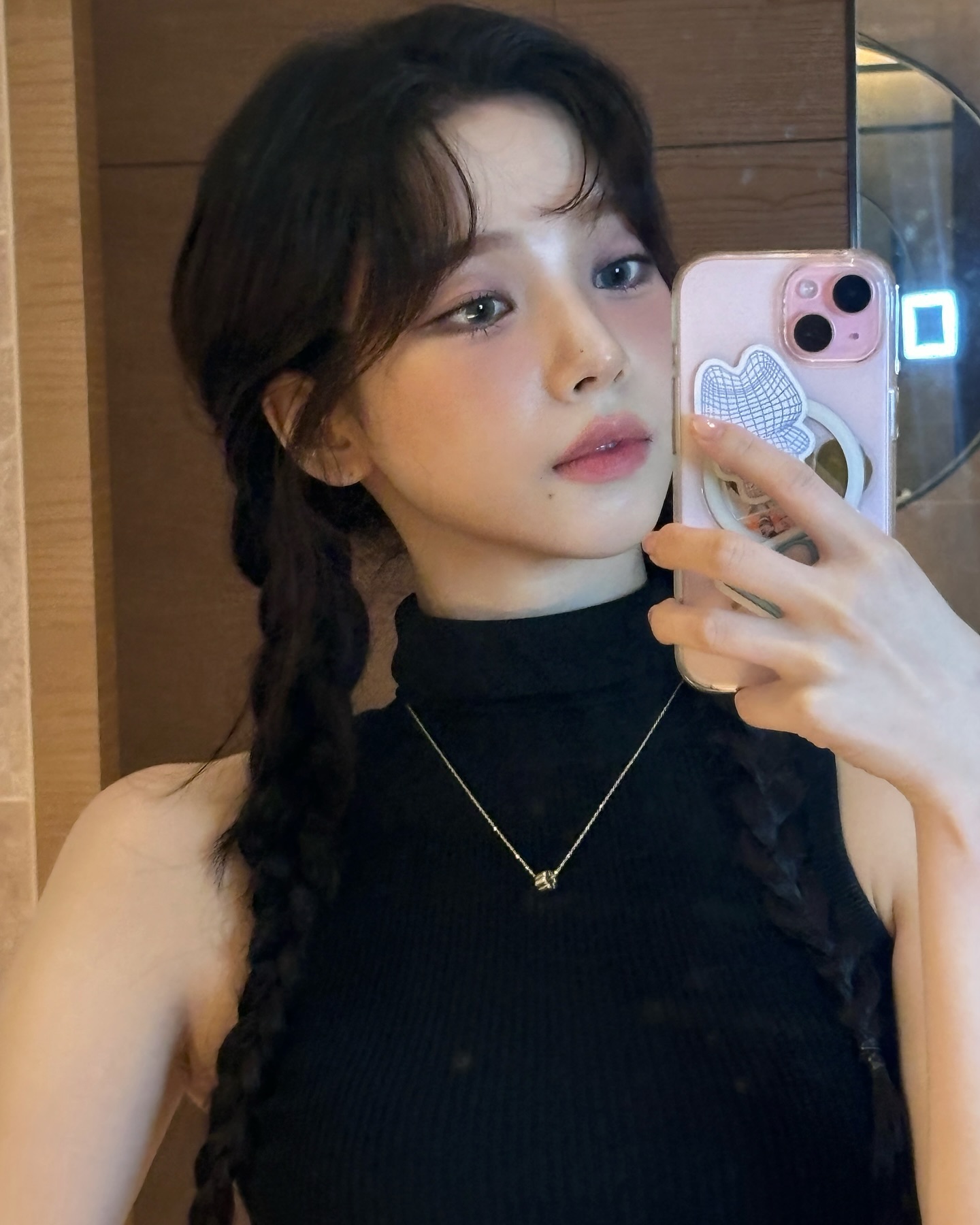 나만의 취향 가득📱🤎폰케이스
이제는 폰케이스로 나를 표현해보기🩷 이미지