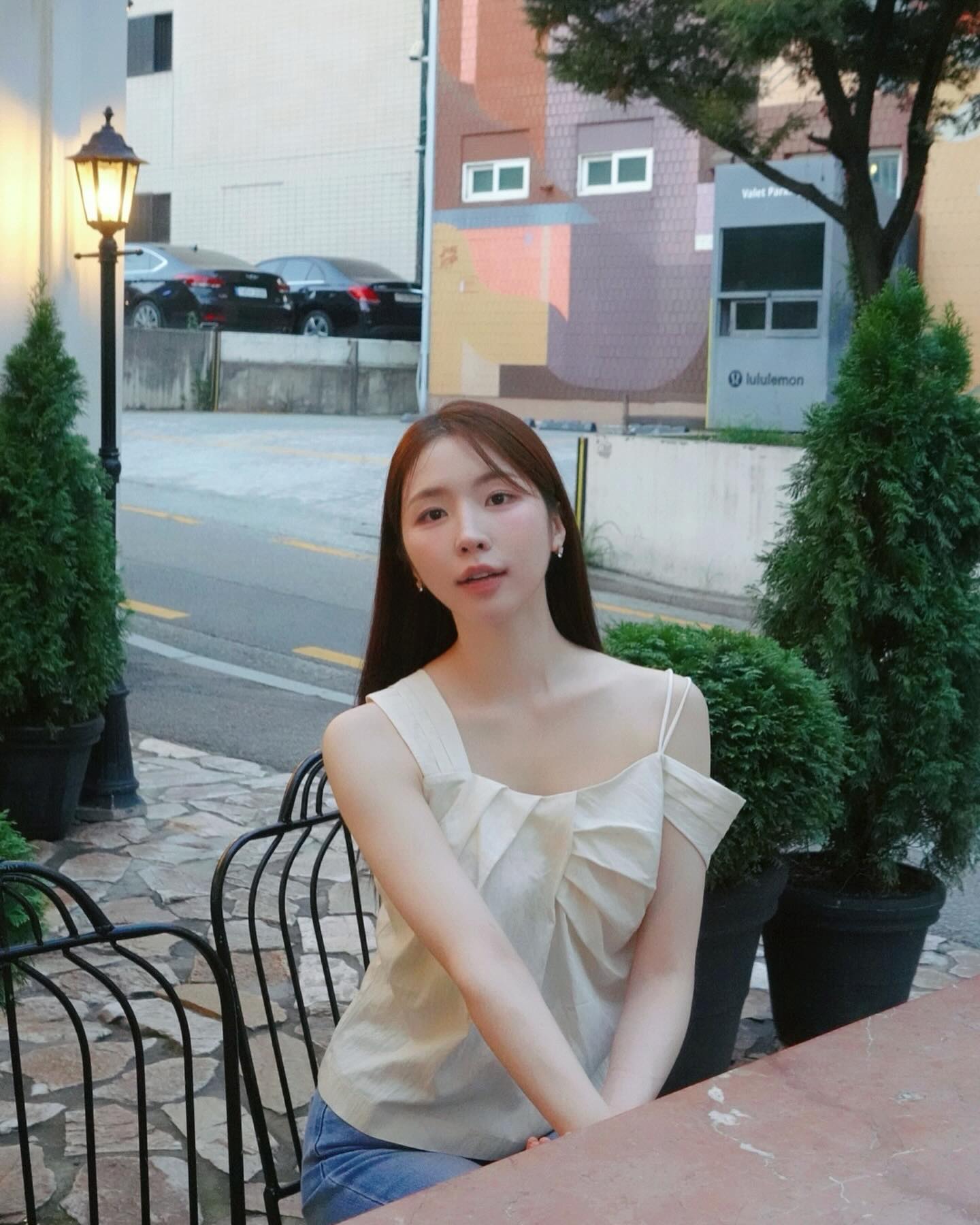여름 러블리룩 필수템🤍화이트 민소매 블라우스 이미지