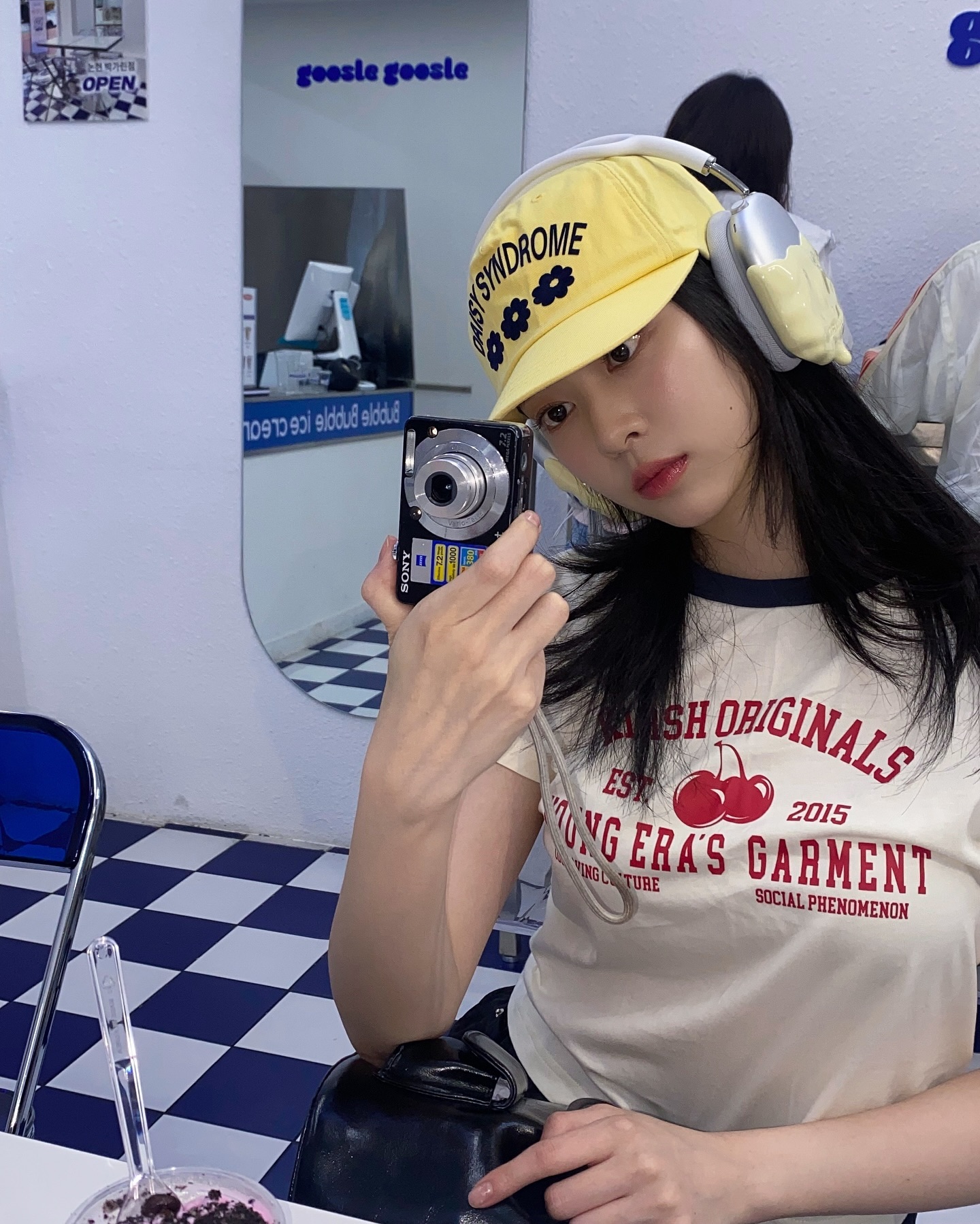트렌디한 링거티에 볼캡 더해 꾸안꾸룩🧢 이미지6