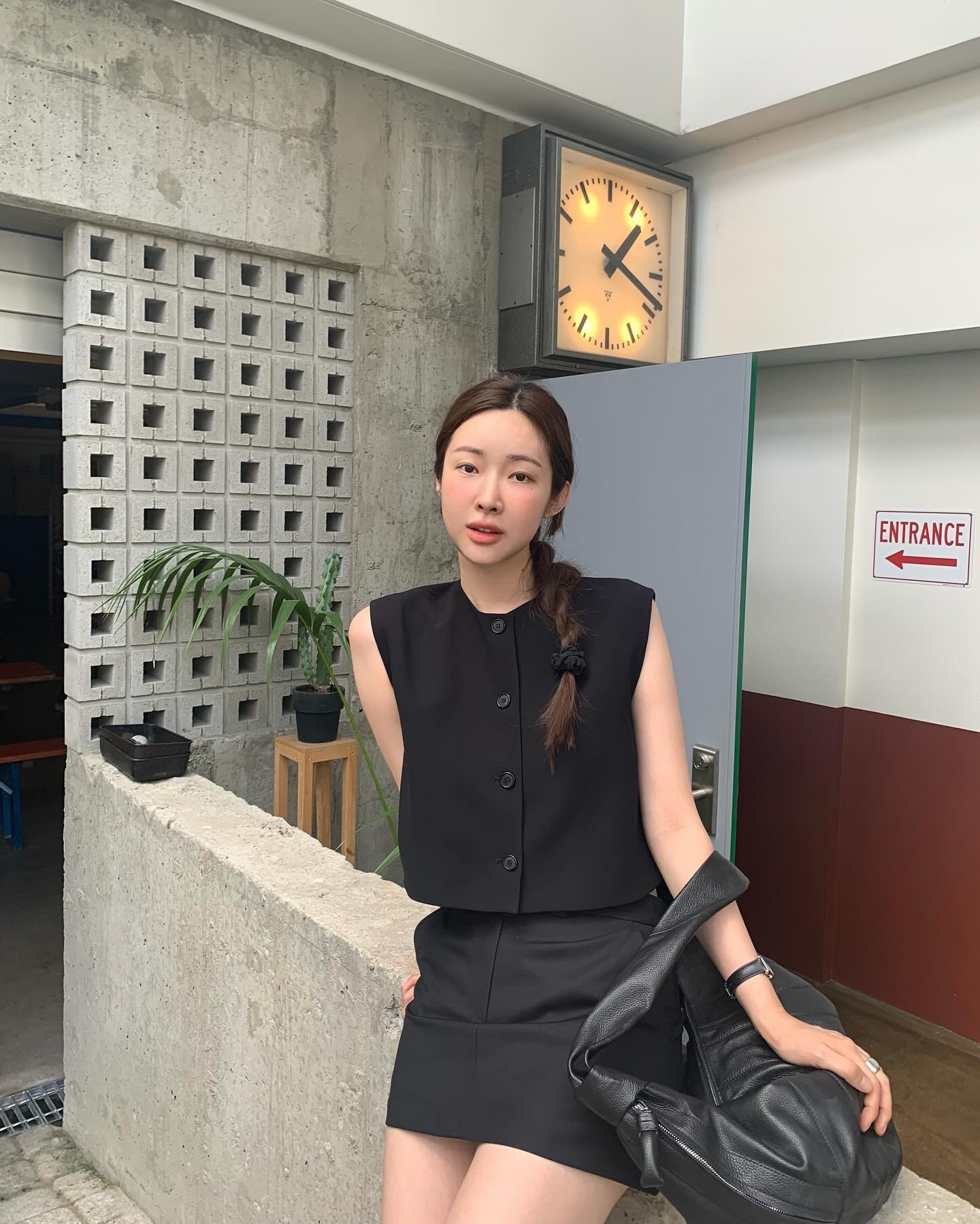 한쪽 땋은머리로 청순 분위기✨🫶 이미지6