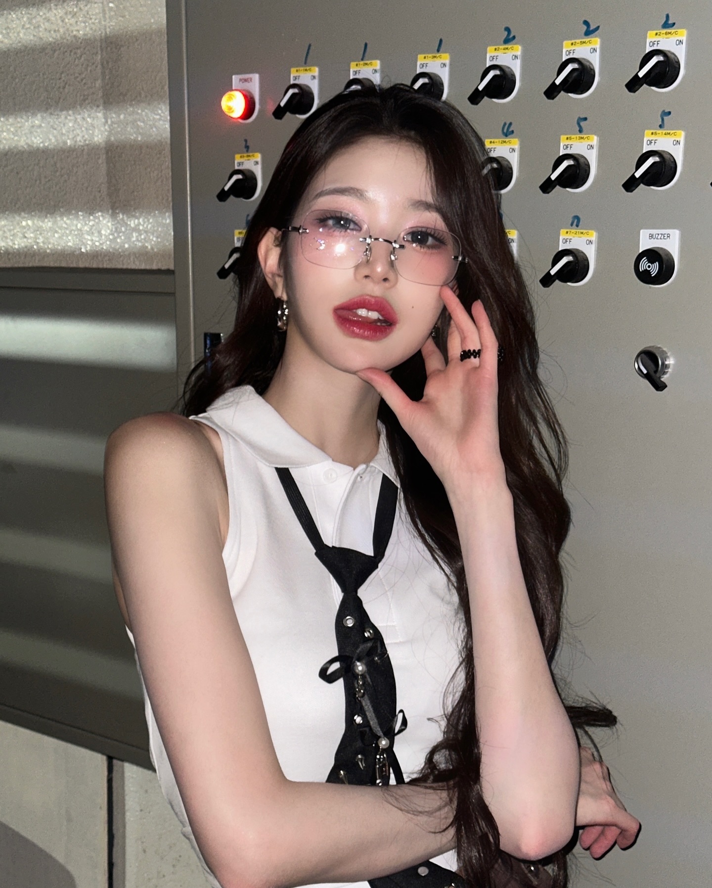 언니들 긱시크 필수템🤍무테안경 이미지