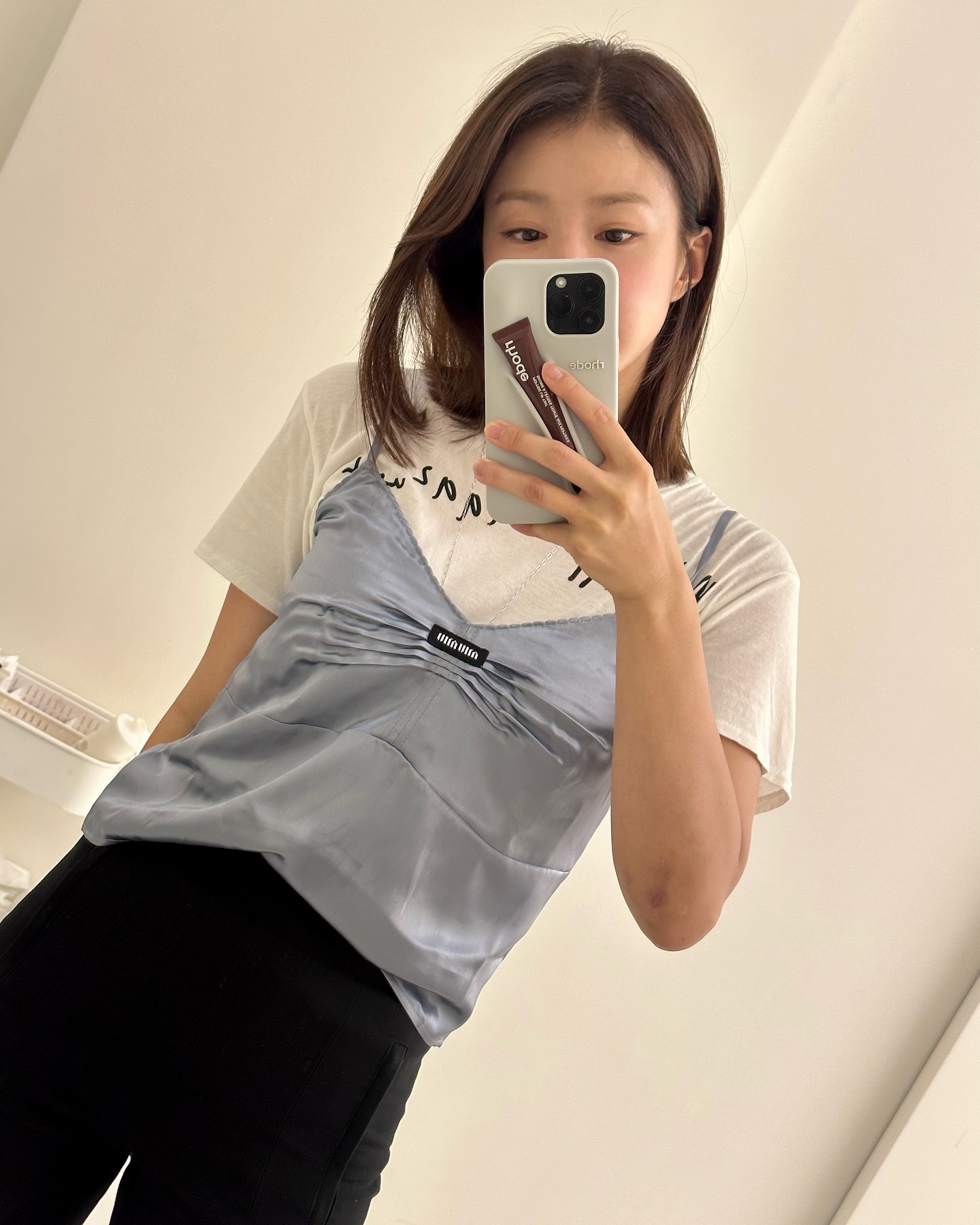 반팔티에 뷔스티에 레이어드룩🤍🖤 이미지4