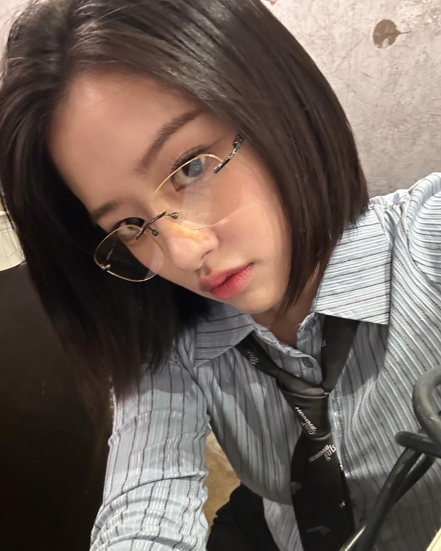 언니들 긱시크 필수템🤍무테안경 이미지