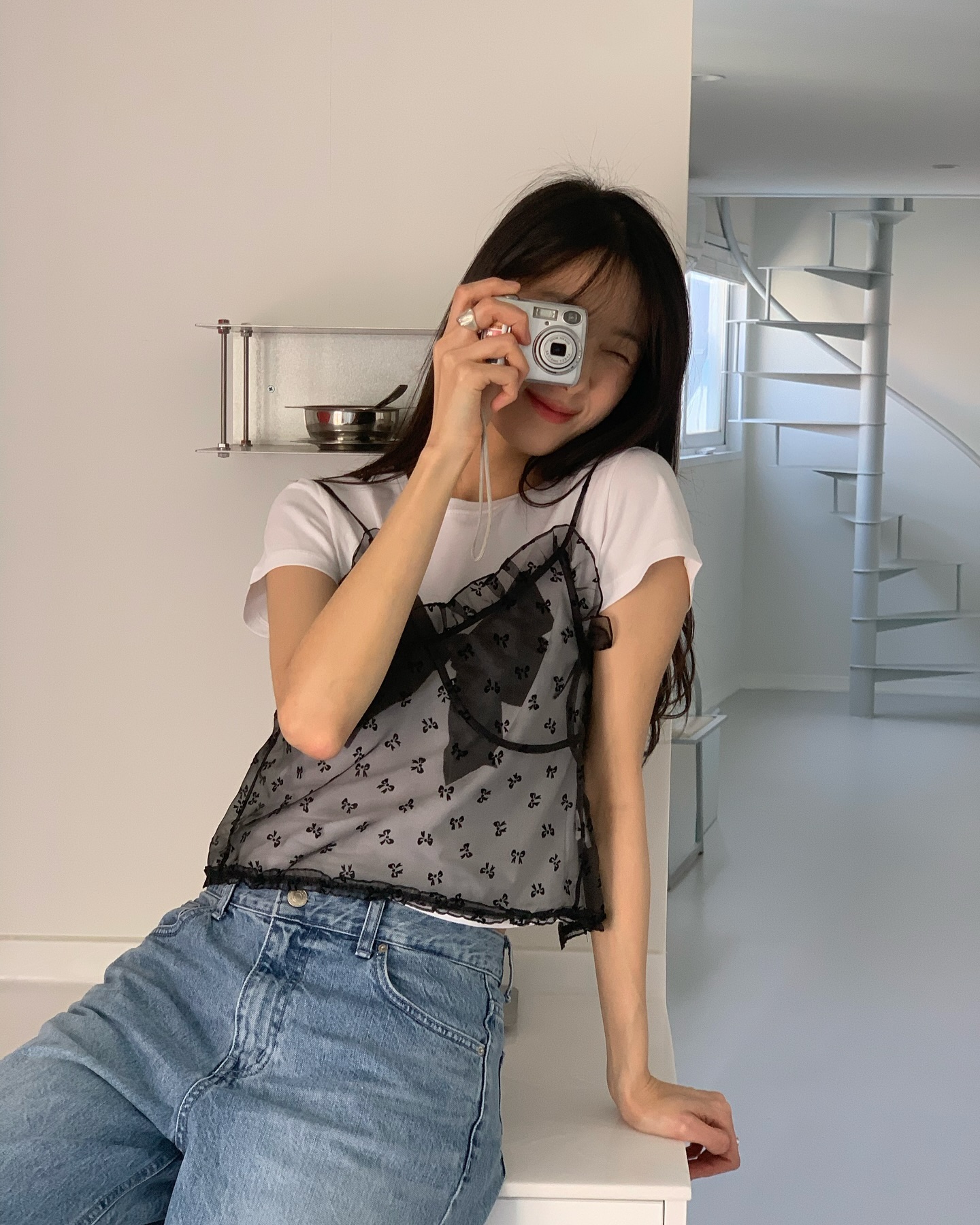 반팔티에 뷔스티에 레이어드룩🤍🖤 이미지1