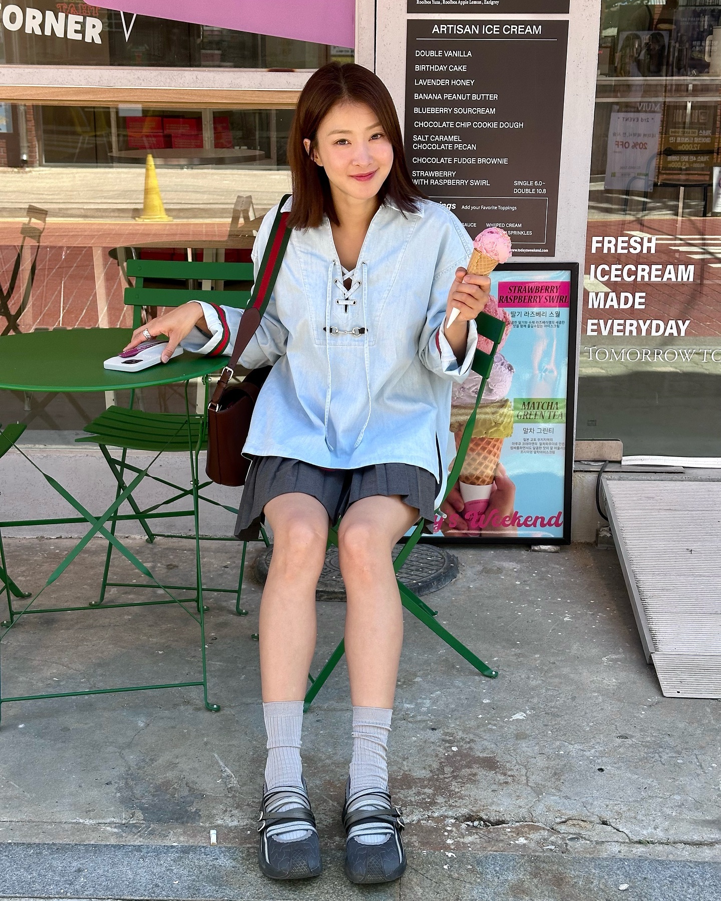 요즘 트렌드 메리제인 스니커즈에 양말🧦 이미지5