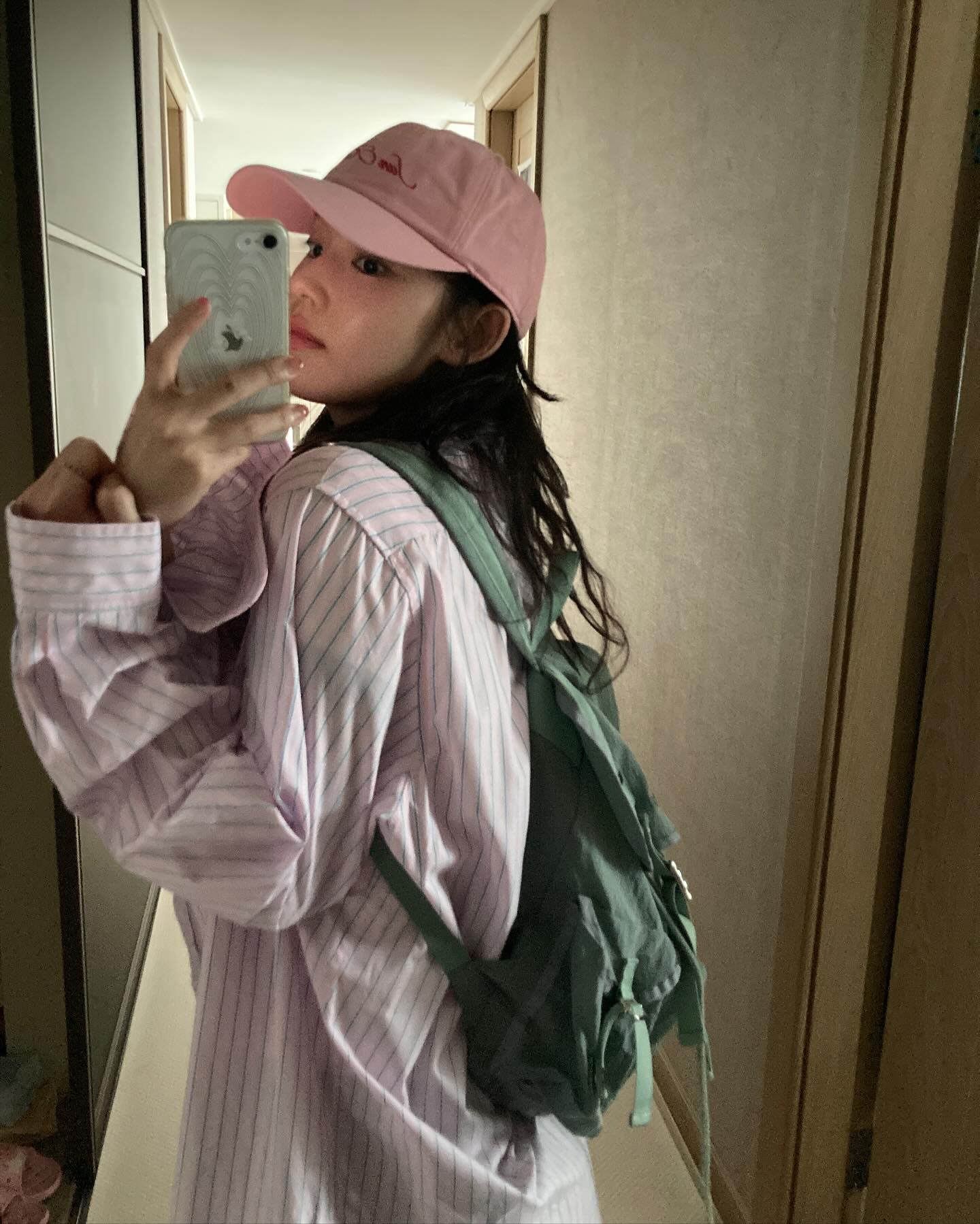 꾸안꾸룩 필수템🩷셔츠&볼캡 이미지