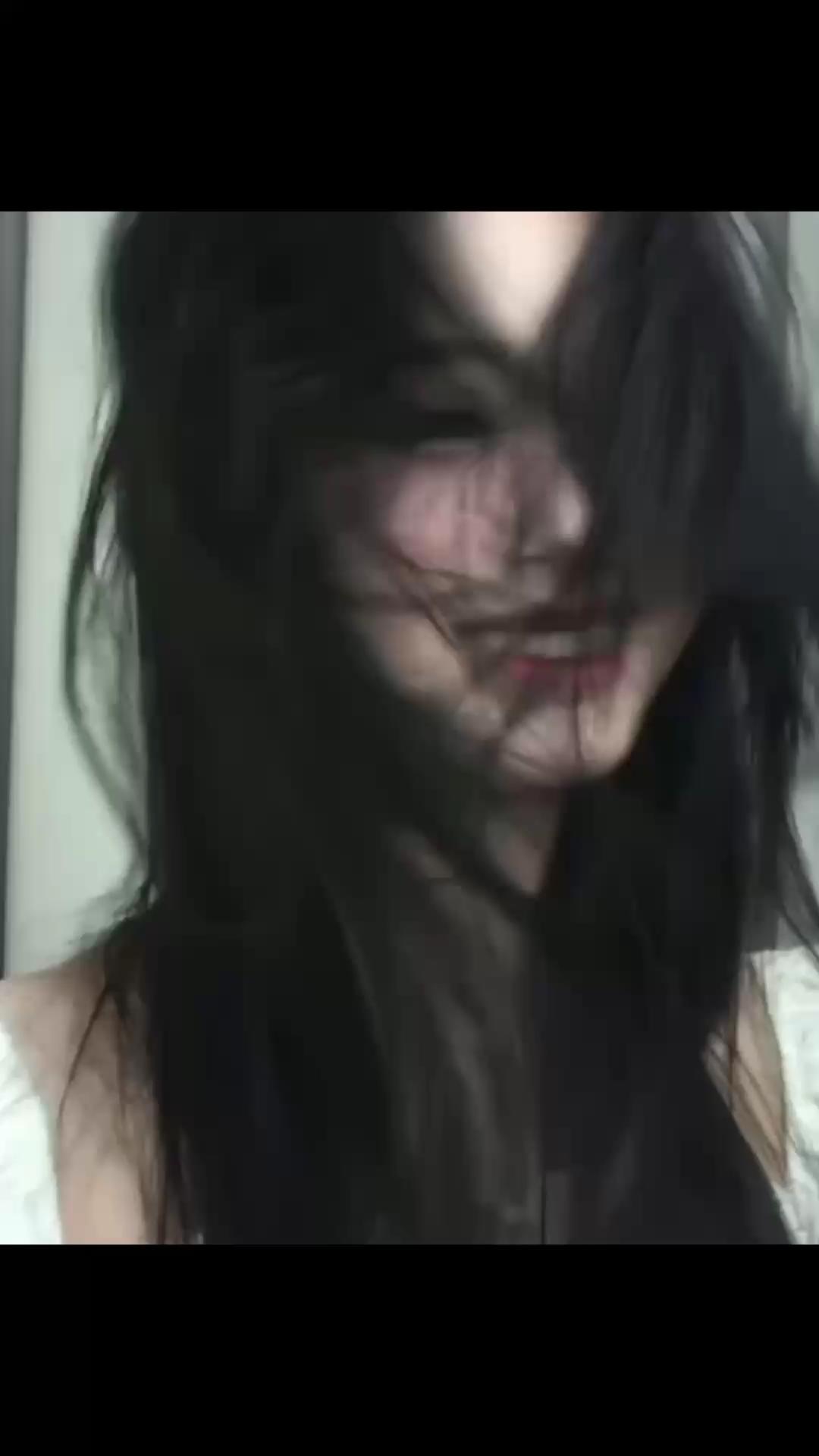 요정과 여신 사이🦋🫧 베몬 아현
콧대 파츠 메이크업에 반팔 블라우스로 러블리🤍안경은 포인트 이미지