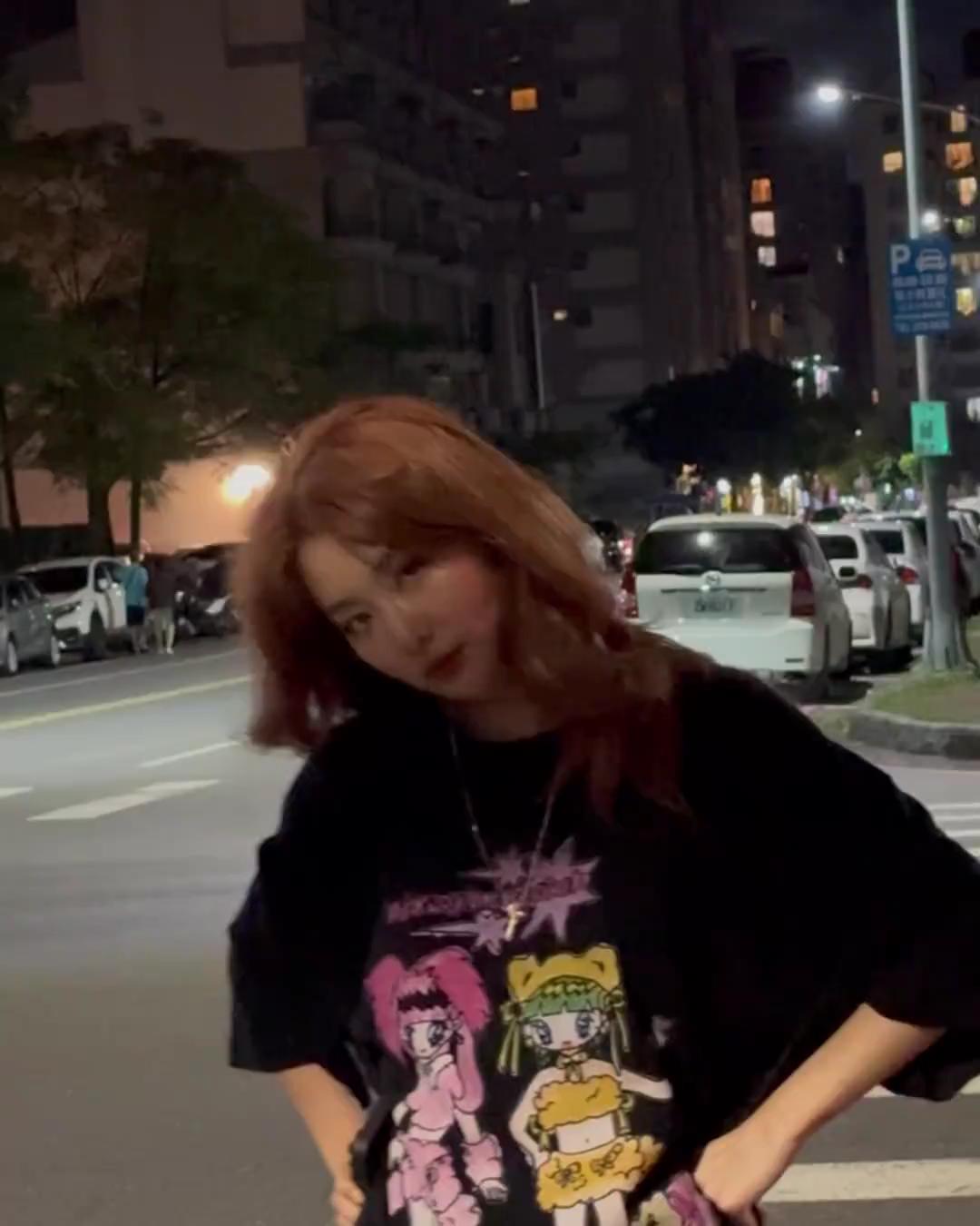 키치한 반팔👻 나이스고스트클럽 이미지