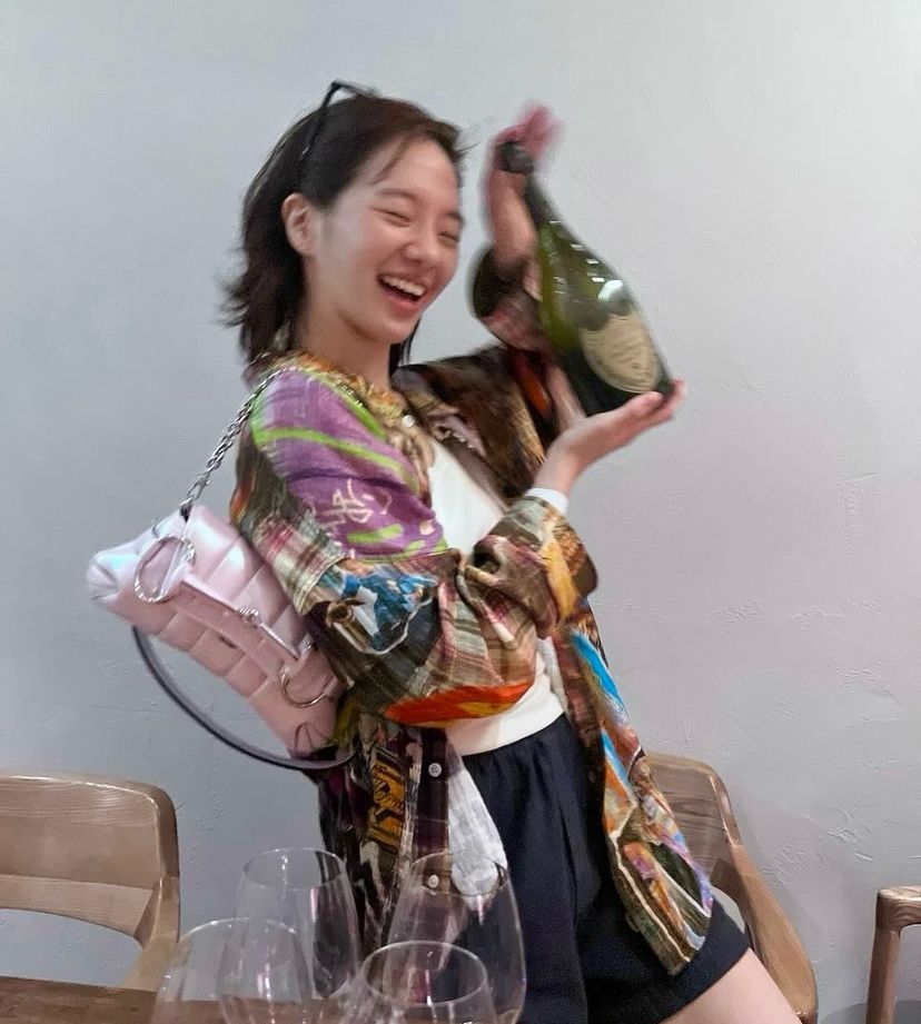 규영언니 숏컷🩷이렇게 하고싶어
이렇게 잘라주세요. 제 얼굴도...ㅎ✂️간절기 머리 고민해봐 이미지