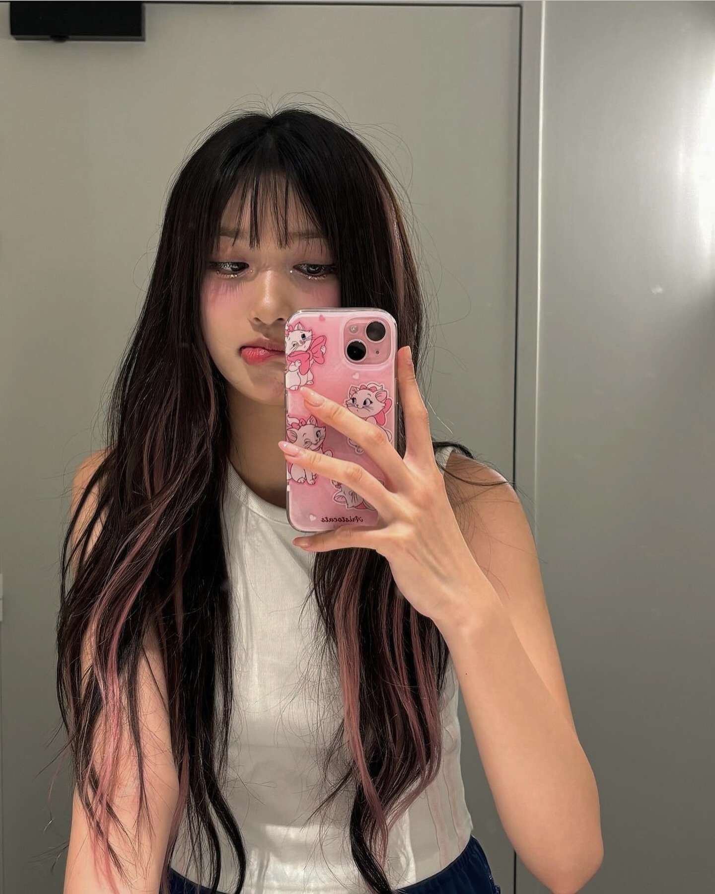 러블리힙이 추구미라면 주목👀🎀
셀럽들이 즐겨 입는 브랜드, 쓰리타임즈✨💖

1. 뉴진스: Cheery skirt 15만 1천 원.

2. 장원영: Annie top 8만 2천 원.

3. 윤이재: Vine heart tee & Cheery skirt 4만 8천 원/ 15만 1천 원.

4. 조이: Acorn quilted backpack 25만 8천 원.

5. 닝닝: Pink burning tee 4만 5천 원.

6. 이서: Tagging tank top 3만 8천 원.

7. 윤이재: Athletic slit skirt 7만 5천 원. 이미지6