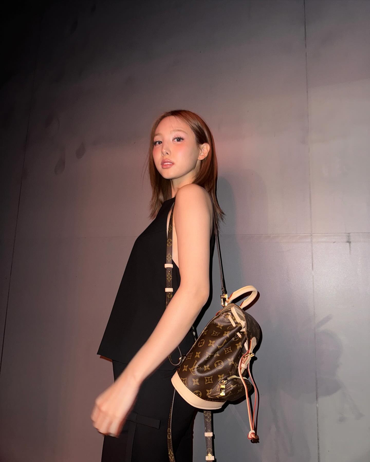 모노그램 백팩🤎루이비통 몽수리 이미지