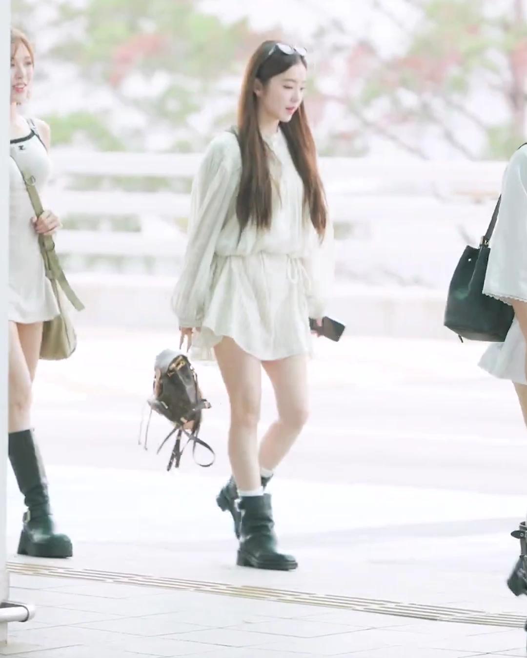 모노그램 백팩🤎루이비통 몽수리 이미지"