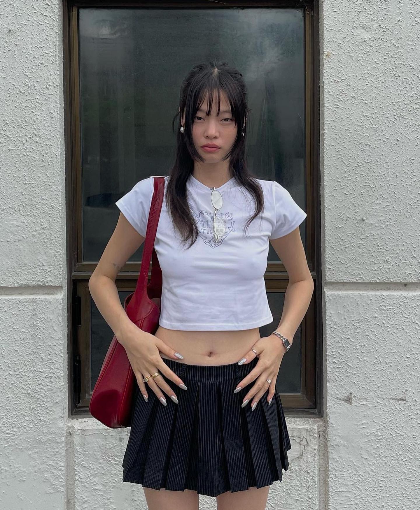 러블리힙이 추구미라면 주목👀🎀
셀럽들이 즐겨 입는 브랜드, 쓰리타임즈✨💖

1. 뉴진스: Cheery skirt 15만 1천 원.

2. 장원영: Annie top 8만 2천 원.

3. 윤이재: Vine heart tee & Cheery skirt 4만 8천 원/ 15만 1천 원.

4. 조이: Acorn quilted backpack 25만 8천 원.

5. 닝닝: Pink burning tee 4만 5천 원.

6. 이서: Tagging tank top 3만 8천 원.

7. 윤이재: Athletic slit skirt 7만 5천 원. 이미지3