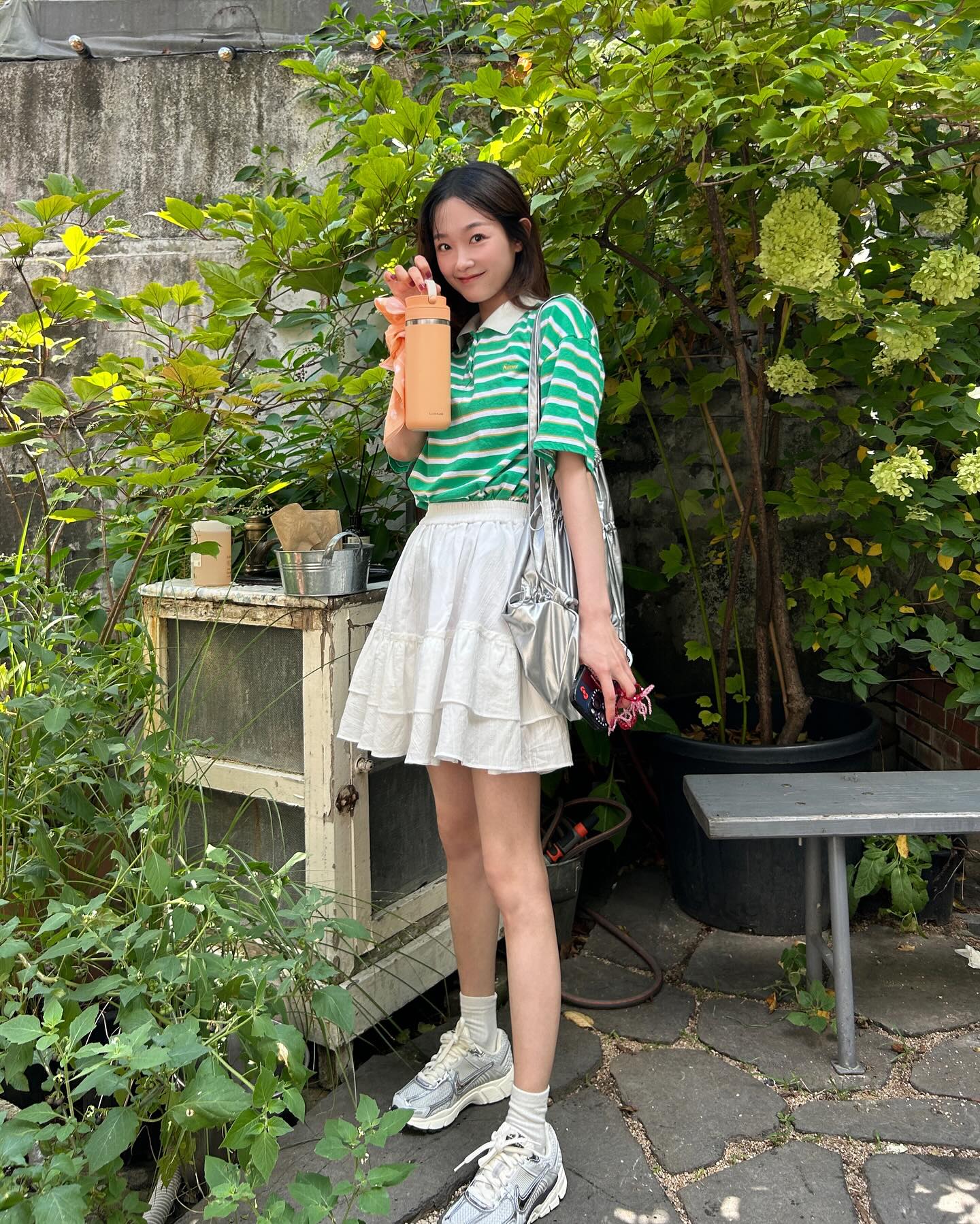남은 여름 흰치마로 러블리하게🤍 이미지