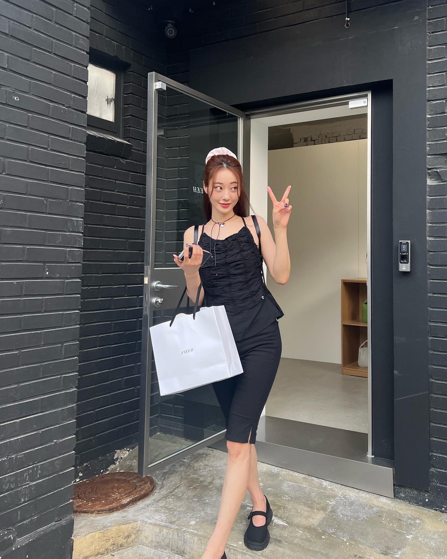 높은 반묶음 포인트로 귀엽게💕 이미지4