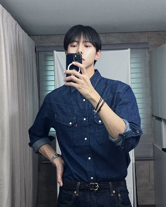 요맘때 셔츠 소매 롤업하기👔 이미지