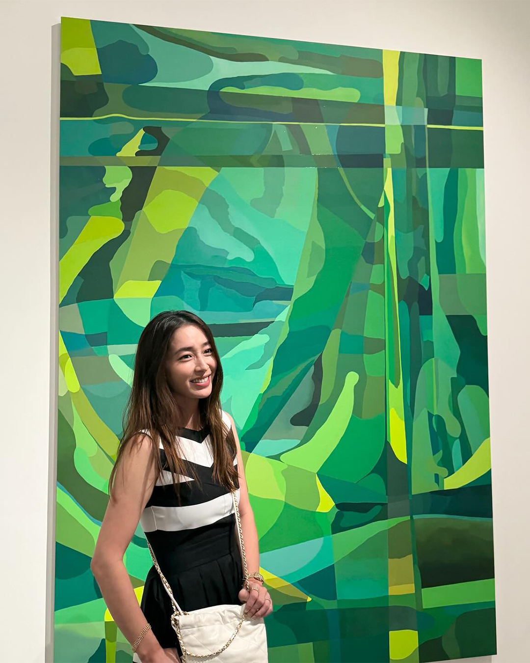 셀럽들의 요즘 샤넬은 22백🖤✨
종류도 다양한 샤넬 22백👜 셀럽 별 코디 구경하기🔍

1. 이나연 - 샤넬 22 미니 핸드백 블랙

2. 박나언 - 샤넬 22 핸드백 라이트 옐로우

3. 김진경 - 샤넬 22 미니 핸드백 레이스 패치워크 & 골드 메탈 멀티컬러

4. 이코코 - 샤넬 22 핸드백 블랙

5. 서현 - 샤넬 22 백팩 라이트 블루/블루

6. 강민경 - 샤넬 22 핸드백 실버

7. 레이 - 샤넬 22 스몰 핸드백 레이스 패치워크 & 골드 메탈 멀티컬러

8. 기은세 - 샤넬 22 핸드백 화이트

9. 이민정 - 샤넬 22 미니 핸드백 화이트 이미지