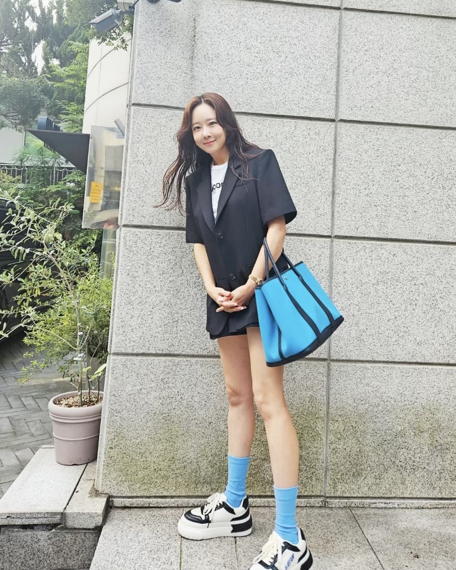 평생드는 에르메스 가방 모음👜
언니들이 선택한 클래식한 에르메스🤍 @갖고싶다..🔥

1. 차정원: 콘스탄스 18, 버킨백 25

2. 박하선: 에르백 31

3. 소유진: 가든파티 30

4. 성유리: 피코탄 18

5. 김소은: 켈리 포쉐트

6. 황신혜: 켈리백 28 이미지3