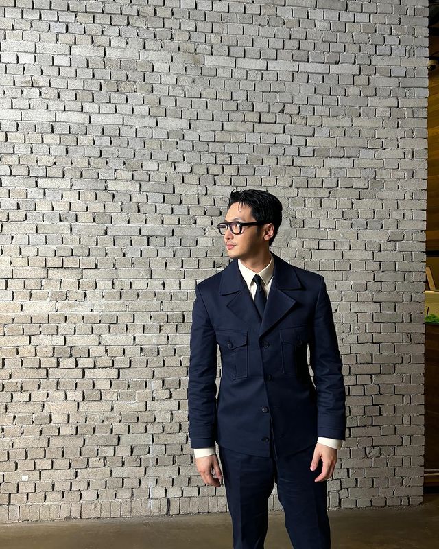 클래식 정석 수트+수염 변요한🧔🏻‍♂️ 이미지