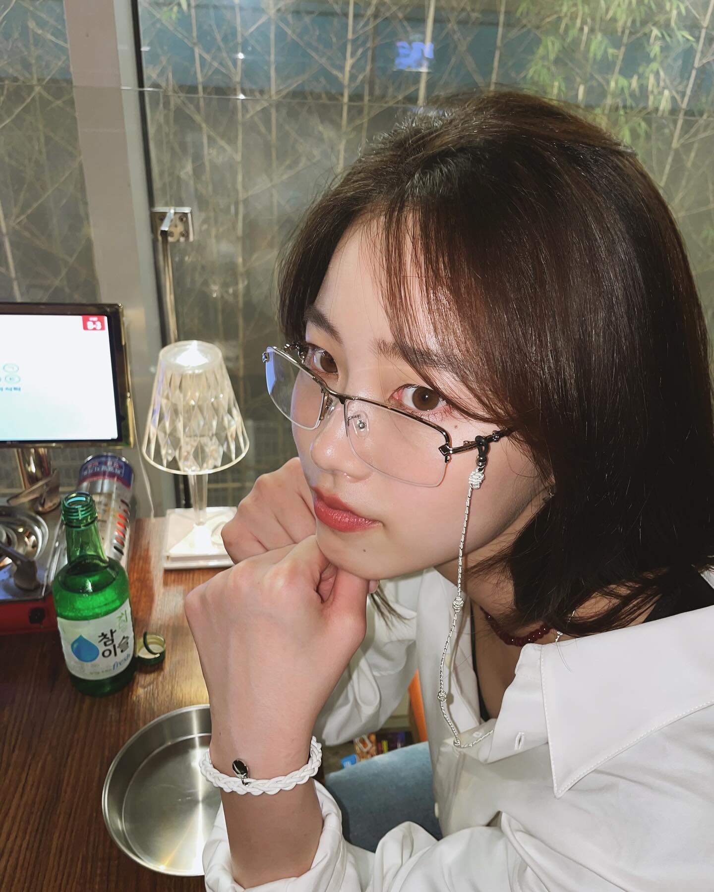 오상욱의 그녀 하루카 토도야💖
직접 밝힌 이상형과 딱 맞는 혼혈 모델👸🏻그녀가 궁금해🔎

오상욱의 열애설 상대로 화제가 되고 있는 하루카 토도야. 그녀는 2000년생 한일 혼혈 모델로 한국과 일본에서 모델 겸 인플루언서로 활동을 하고 있는데요. 러시아 국립 볼쇼이 발레 아카데미에서 발레를 전공한 것으로 알려졌으며 176cm의 큰 키에 여리여리한 몸매, 동양적이면서도 세련된 이미지를 갖고 있죠. 하루카 토도야는 패션 매거진 ‘보그 재팬’의 커버를 장식하기도 했는데요. 오상욱이 이상형으로 언급했던 키 크고 멋있는 사람과 딱 들어맞는 이미지일뿐더러 아직까지 열애설에 대해 공식적인 입장은 내놓지 않은 상태라 더욱 궁금증이 모아지고 있습니다. 이미지9