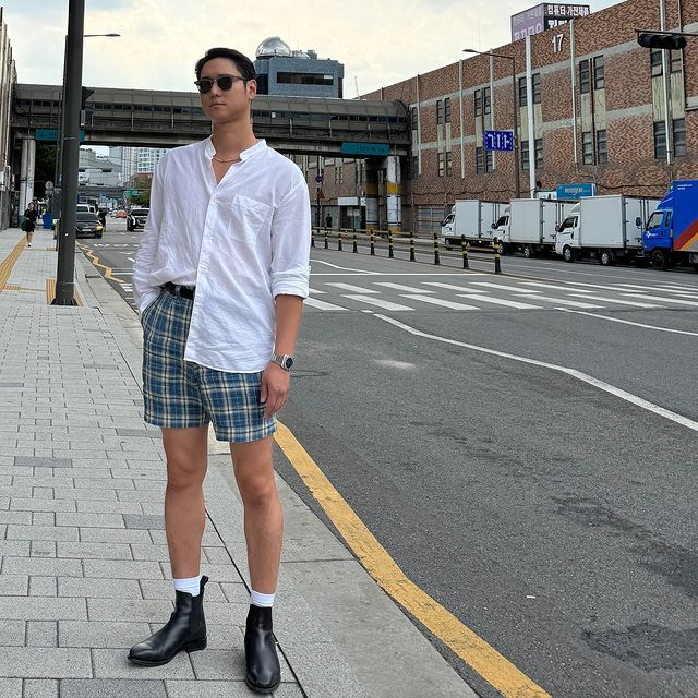 깰꼼하게 화이트셔츠 갑시다👔 이미지"