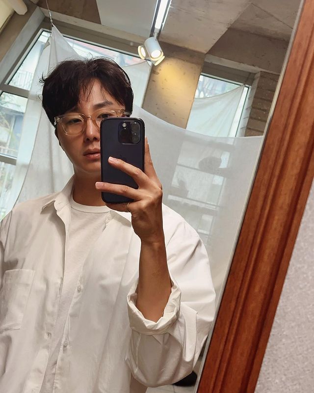 깰꼼하게 화이트셔츠 갑시다👔 이미지3