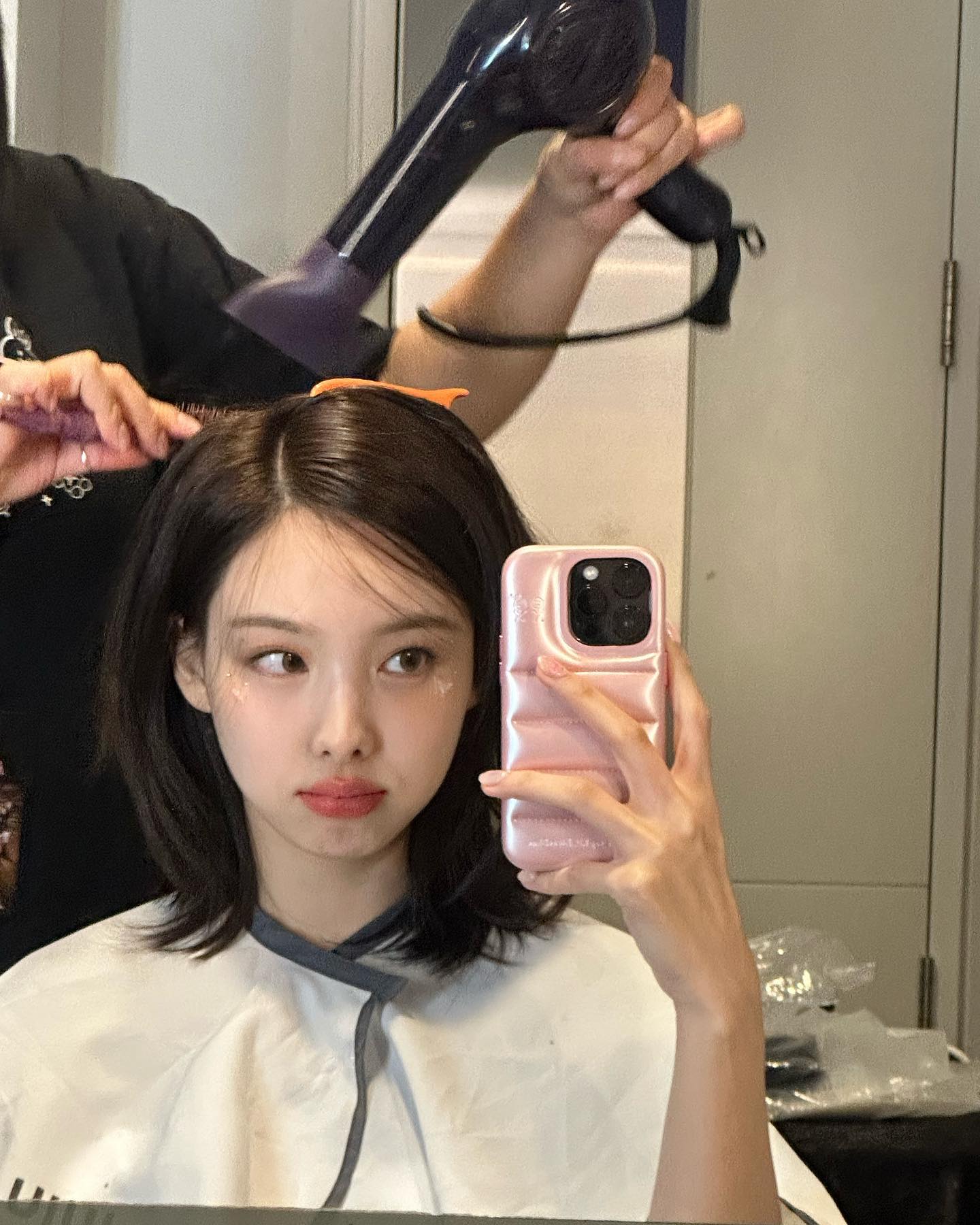 심플한 매력의 셀럽 폰케이스📱

폰케이스는 스마트폰을 보호하고 스타일을 더하는 액세서리입니다. 개인의 취향과 필요에 따라 다양한 옵션을 선택할 수 있죠. 최근 인기를 끌고 있는 폰케이스 브랜드, 케이스티파이와 어반 소피스티케이션의 셀럽 Pick 폰케이스는 어떤 것이 있을까요?🔎

1. 로제: 케이스티파이 – 리플케이스(카카오)

2. 조이: 케이스티파이 – 리플케이스(프림로즈 핑크)

3. 고윤정: 케이스티파이 - 리플 케이스(화이트)

4. 나연: 어반 소피스티케이션 - 더 푸퍼 케이스 발레리나

5. 지젤: 어반 소피스티케이션 x 에스파 - 더 푸퍼 케이스 드라마 이미지