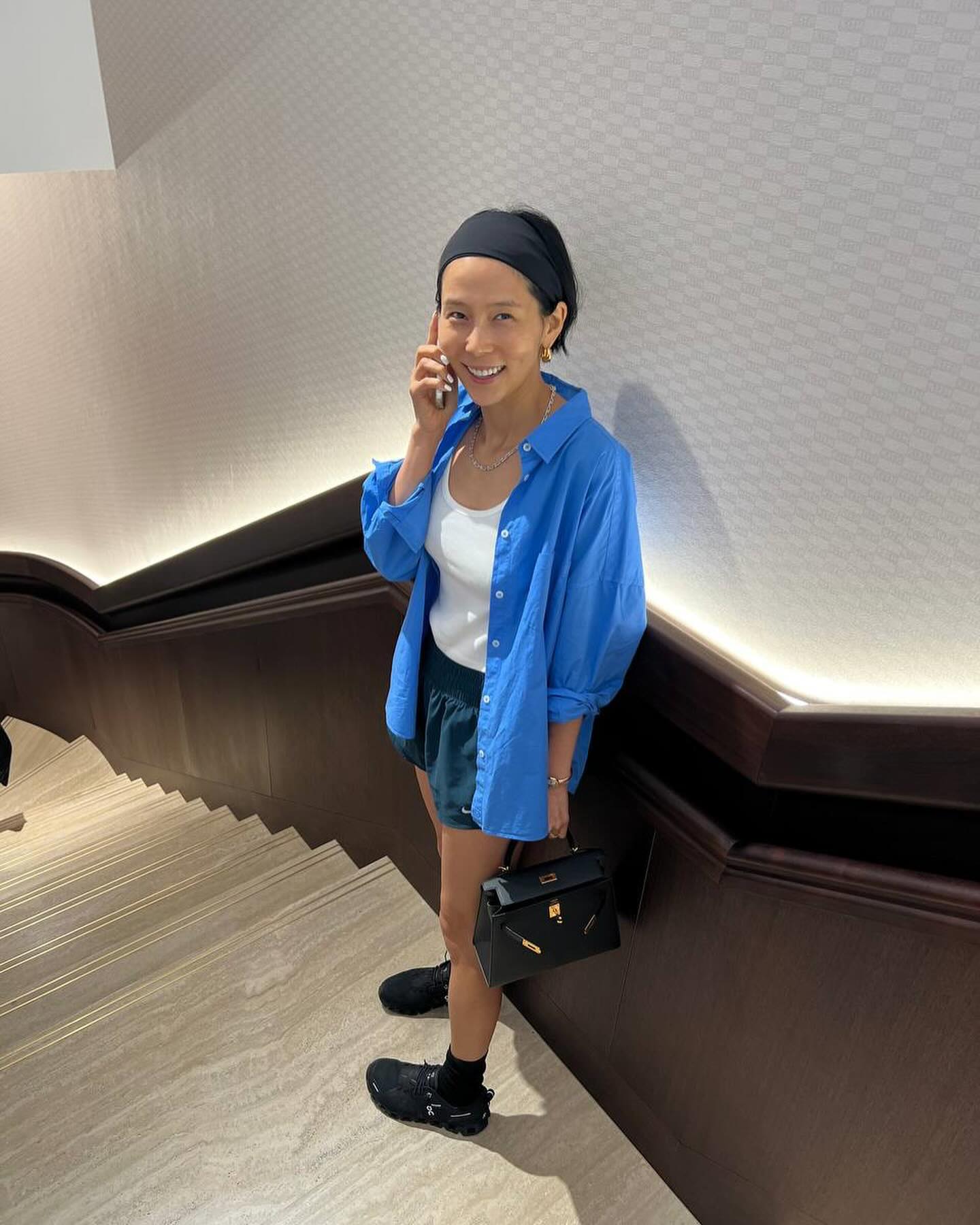 나영언니 커플&애착템 러닝화👟
요즘 대세 브랜드 ‘온’ 드디어 한국 지사 본격 가동🛒🤍

러닝이 떠오르면서 핫해진 브랜드 중 하나인 스위스 러닝화 브랜드 ‘온’이 한국 사업을 본격적으로 키울 예정입니다. 지난해 말 온코리아를 설립하고 아시아 총괄 대표인 레베카 이치아 카이를 한국 지사장으로 선임했었죠. 한국 지사는 온라인 플랫폼 입점 판매를 축소하고 주로 홀세일만 유지하고 있는 상황인데요. 현재 슈즈 중심으로 판매 중이지만 향후 직영점을 오픈하고 어패럴 부문도 확대할 예정이라고 합니다. 이미지