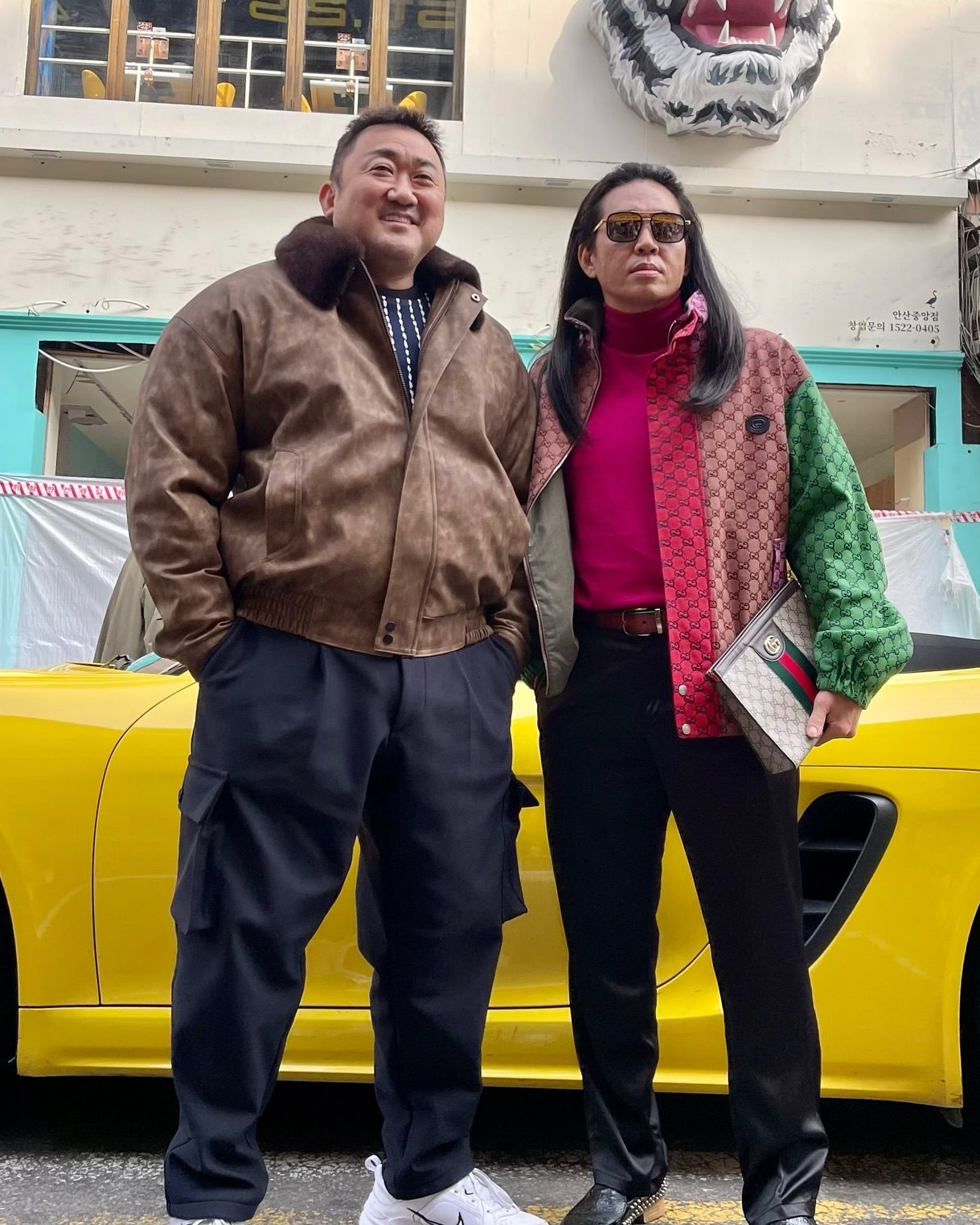 범죄도시 전편을 디플에서!🤼🎭

지난 4월 개봉한 영화 ‘범죄도시4’가 오는 9월 23일 디즈니+에서 스트리밍됩니다. ‘범죄도시4’는 괴물형사 마석도(마동석)가 대규모 온라인 불법 도박 조직을 움직이는 특수부대 용병 출신의 빌런 백창기(김무열)와 IT 업계 천재 CEO 장동철(이동휘)에 맞서 다시 돌아온 장이수(박지환), 광수대 & 사이버팀과 함께 펼치는 범죄 소탕 작전을 그린 작품인데요. 이번 4편 공개로 디즈니+에서 ’범죄도시’ 1~4편을 모두 만나볼 수 있게 되었습니다. 이미지