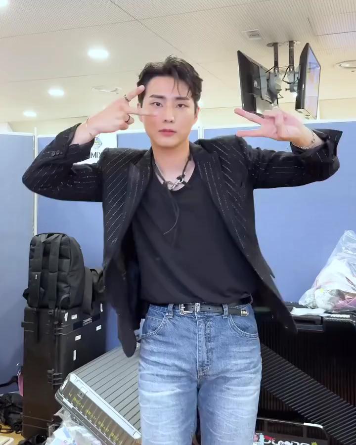 데이식스 댄스 최약체는 누구🕺🏻🩵 이미지