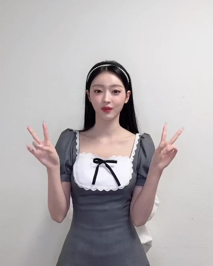 데이식스 댄스 최약체는 누구🕺🏻🩵

타 가수와 함께 찍은 챌린지가 올라올 때마다 화제가 되는 데이식스. 멤버들은 최선을 다해 추면서도 어딘가 경직된 듯한 면모를 보여 웃음을 자아내는데요. 10장 꽉꽉 채운 데이식스 챌린지 속 댄스 최약체를 찾아보세요! 이미지