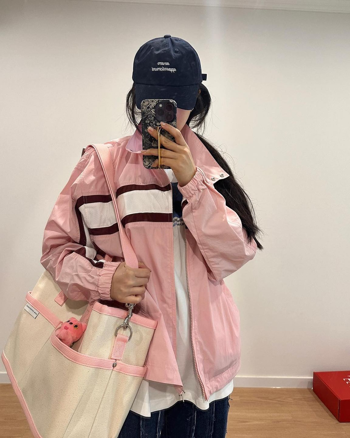 지금 딱 좋은🏃🏻‍♀️🌪️간절기 자켓룩
쌀쌀할 때 입기 좋은 트랙 자켓🤍💙레이어링 @참고해 이미지