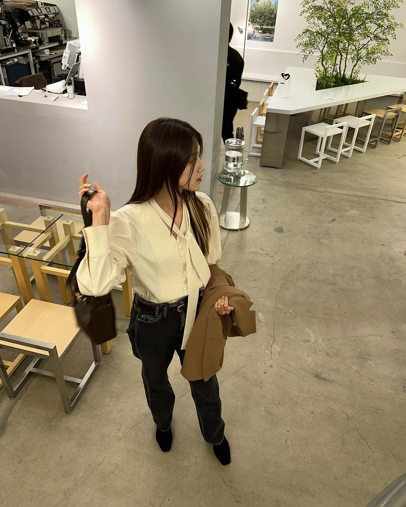 출근룩이 고민이라면?👚
손민수하기 좋은 이주우의 사복 스타일 모음✨  이미지7