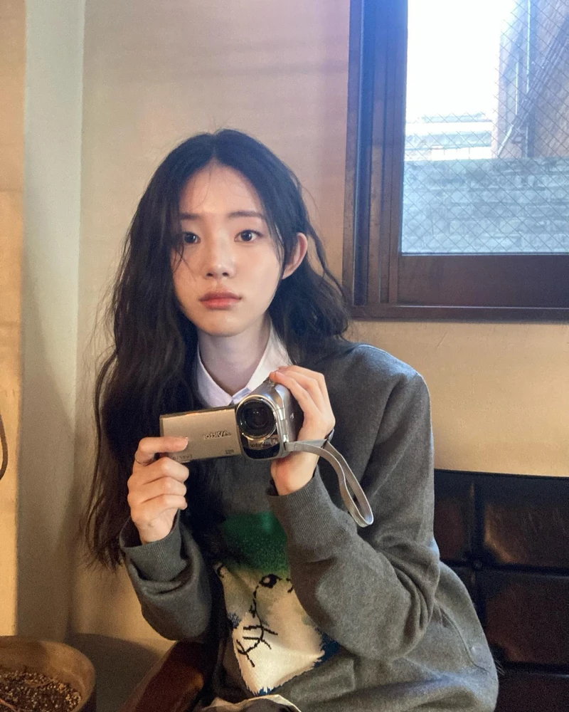 미니멀한🩶🤍회색 니트+셔츠 이미지1