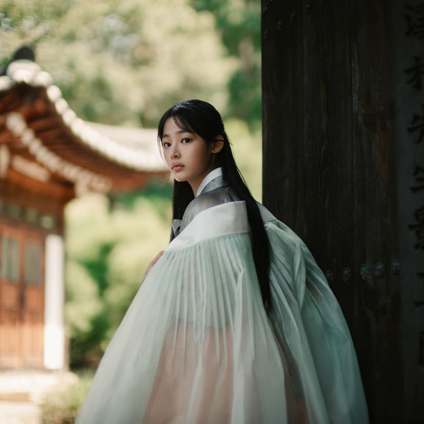 넘 예쁜 뉴진스 추석 인사🌕❤️
다들 즐거운 한가위 연휴되세요🙇🏻‍♀️🙇🏻‍♂️@오늘부터시작!! 이미지6