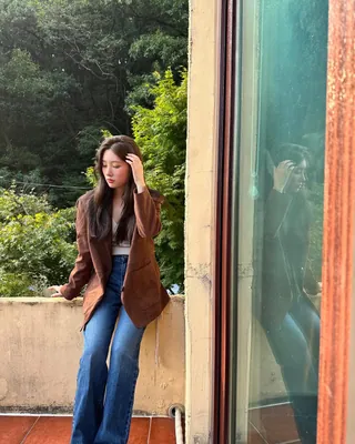 베이지&브라운 스웨이드 자켓🤎
가을 셀럽들 분위기템✨ 빈티지한 무드의 아우터✔️ @필수야 이미지