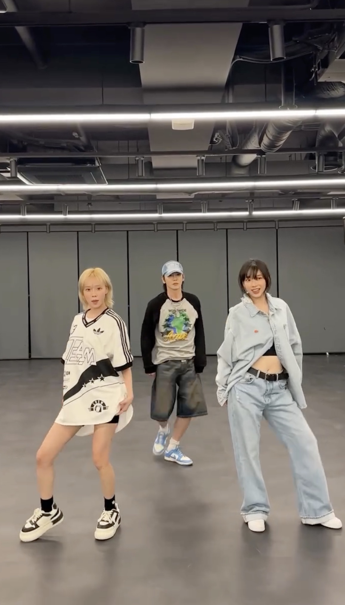 이 조합 기다렸슈슈수수퍼노바❤️‍🔥
키 X 에스파가 말아주는 Supernova✨ 이미지