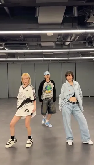 이 조합 기다렸슈슈수수퍼노바❤️🔥
키 X 에스파가 말아주는 Supernova✨ 이미지