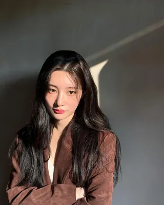올가을 트렌드 소재 췤~☑️
셀럽으로 보는 스웨이드 아이템 모음🤎 이미지
