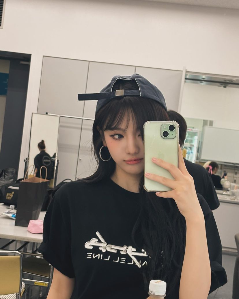 요즘 모자 장인 닝닝👷🏻‍♀️코디법 이미지6