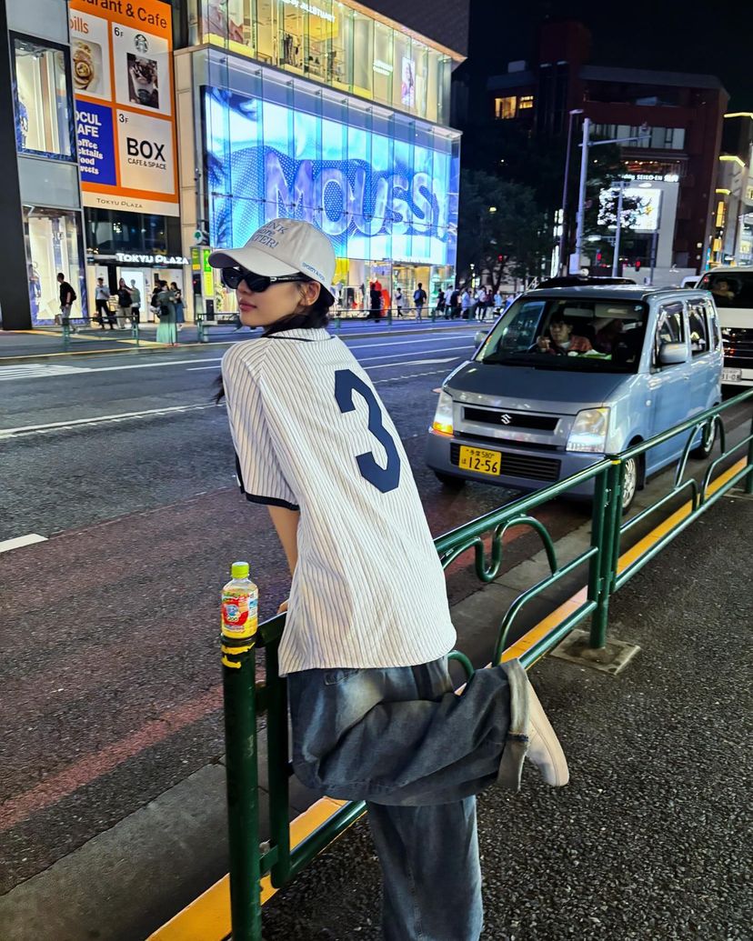 요즘 모자 장인 닝닝👷🏻‍♀️코디법 이미지5