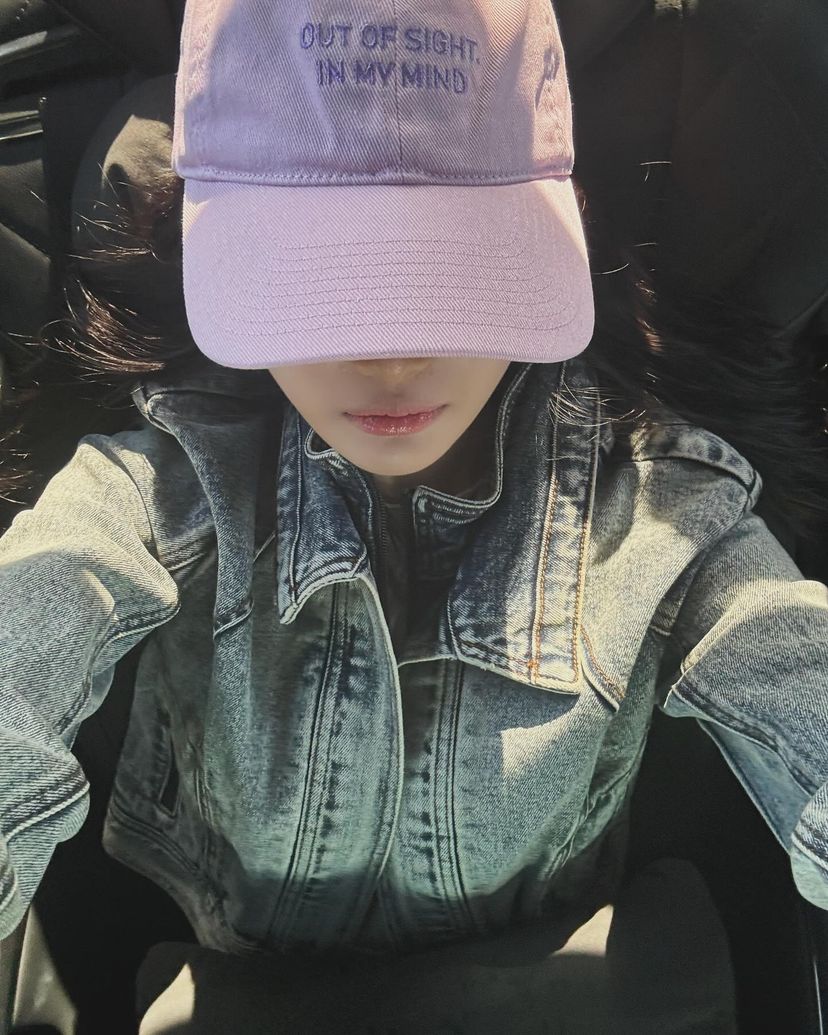요즘 모자 장인 닝닝👷🏻‍♀️코디법 이미지8