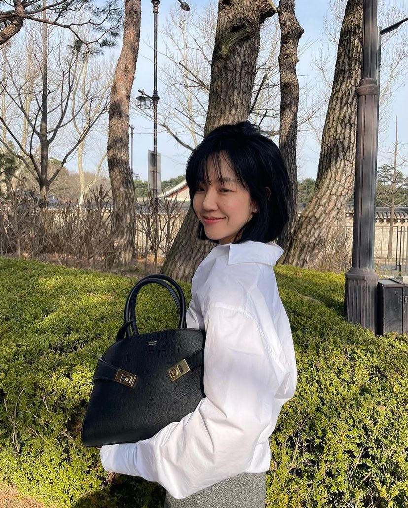 청순 화이트 셔츠 대명사🤍임수정
간절기에 셔츠 고민이라면 화이트로 순백 느낌🦢입어보세요 이미지5