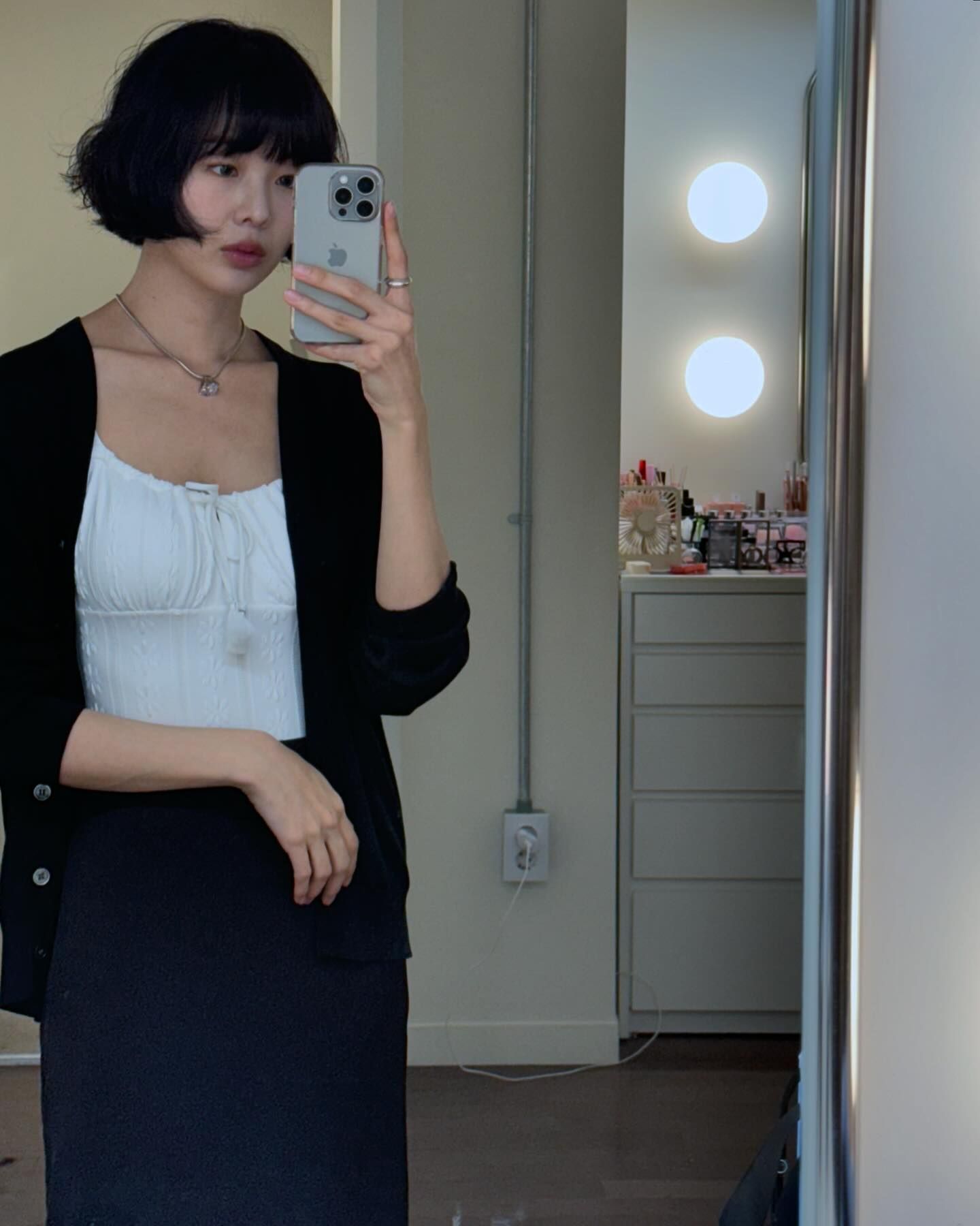 단발하고 리즈찍는 금새록💇🏻‍♀️🖤 이미지