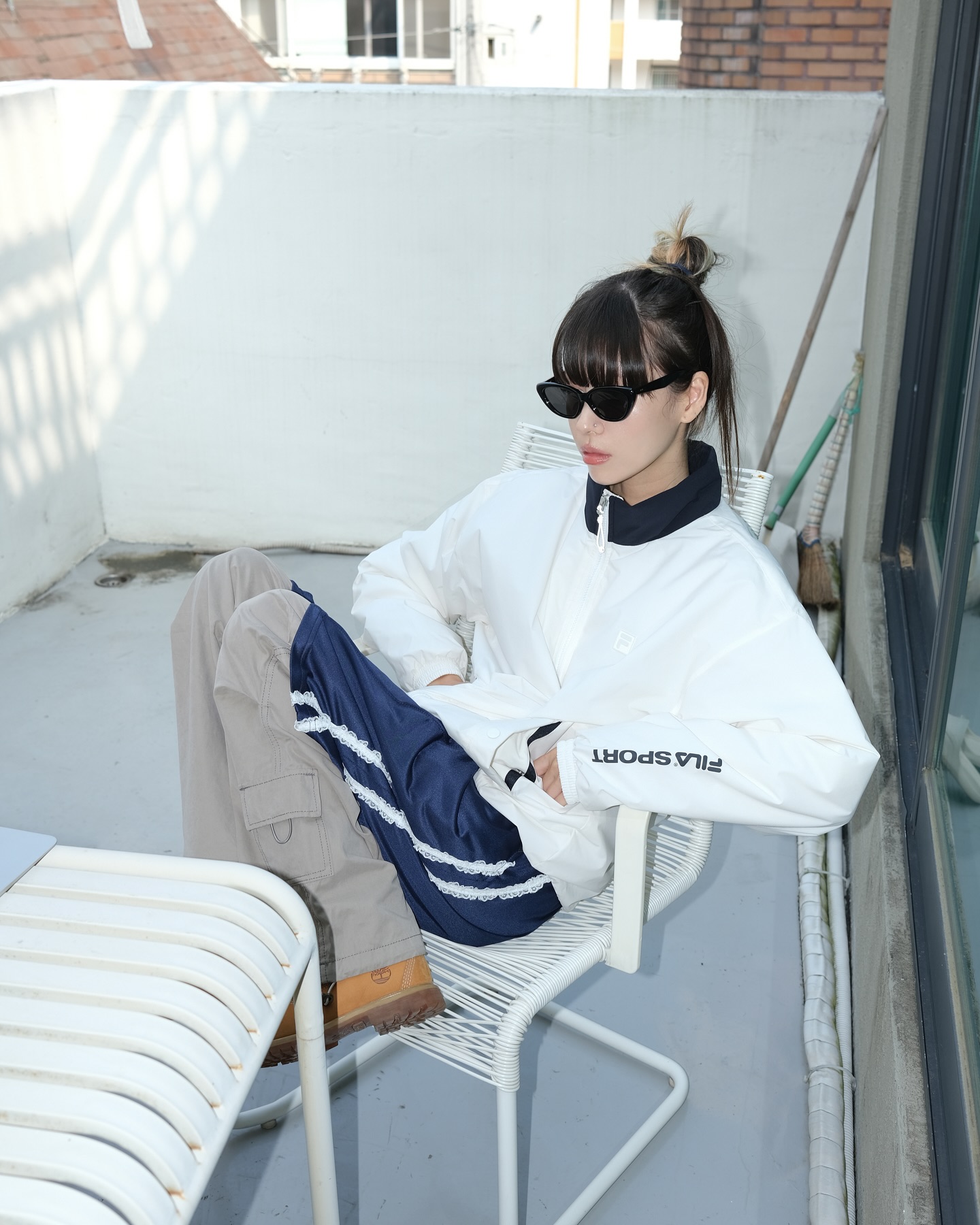 요즘 유행 스포티룩🤍💙@필수템
가을비 소식에 곧 추워질 날씨 대비🌪️휠라 트랙패딩 자켓 #광고 이미지